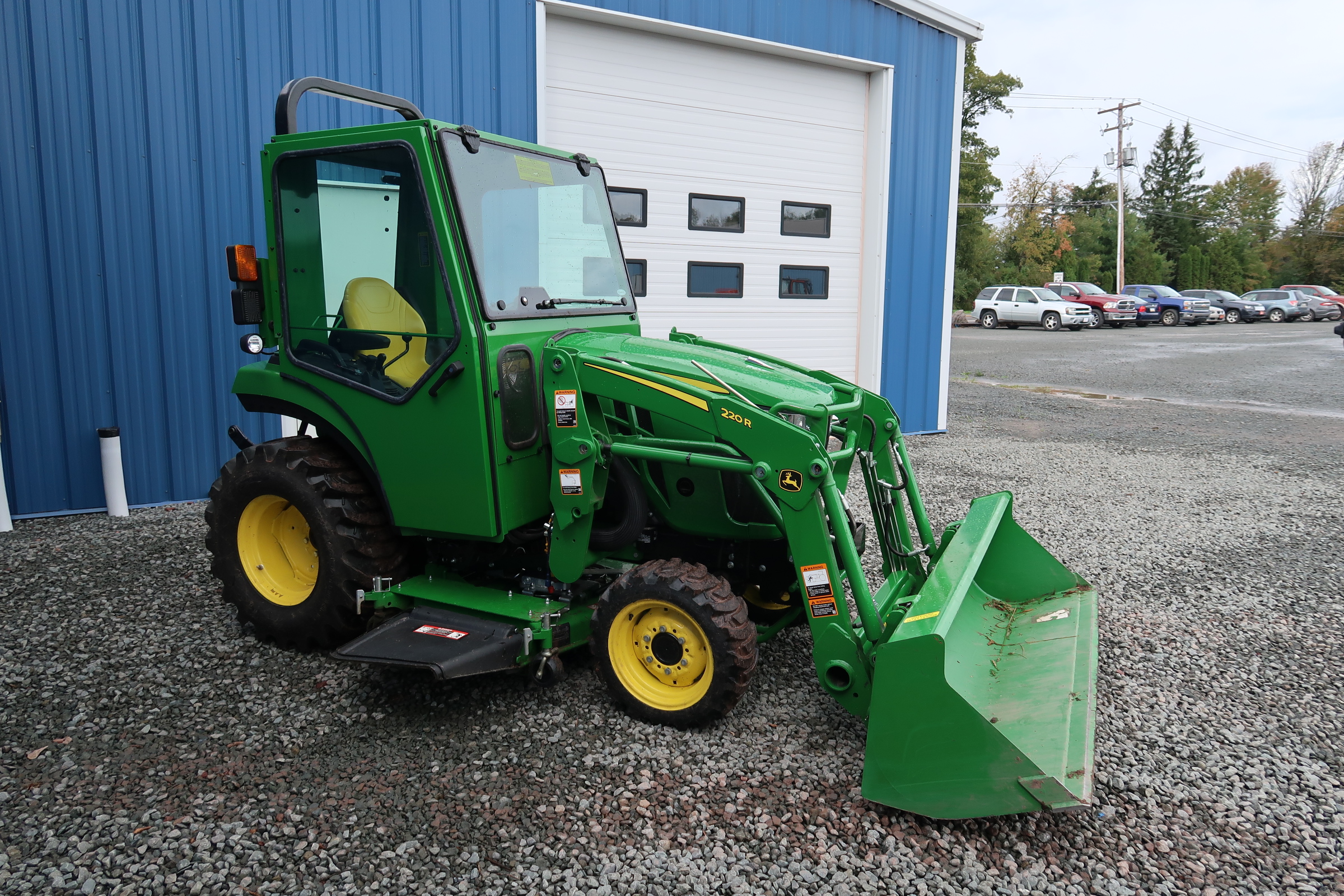 2019 John Deere 2032R Tractor Loader