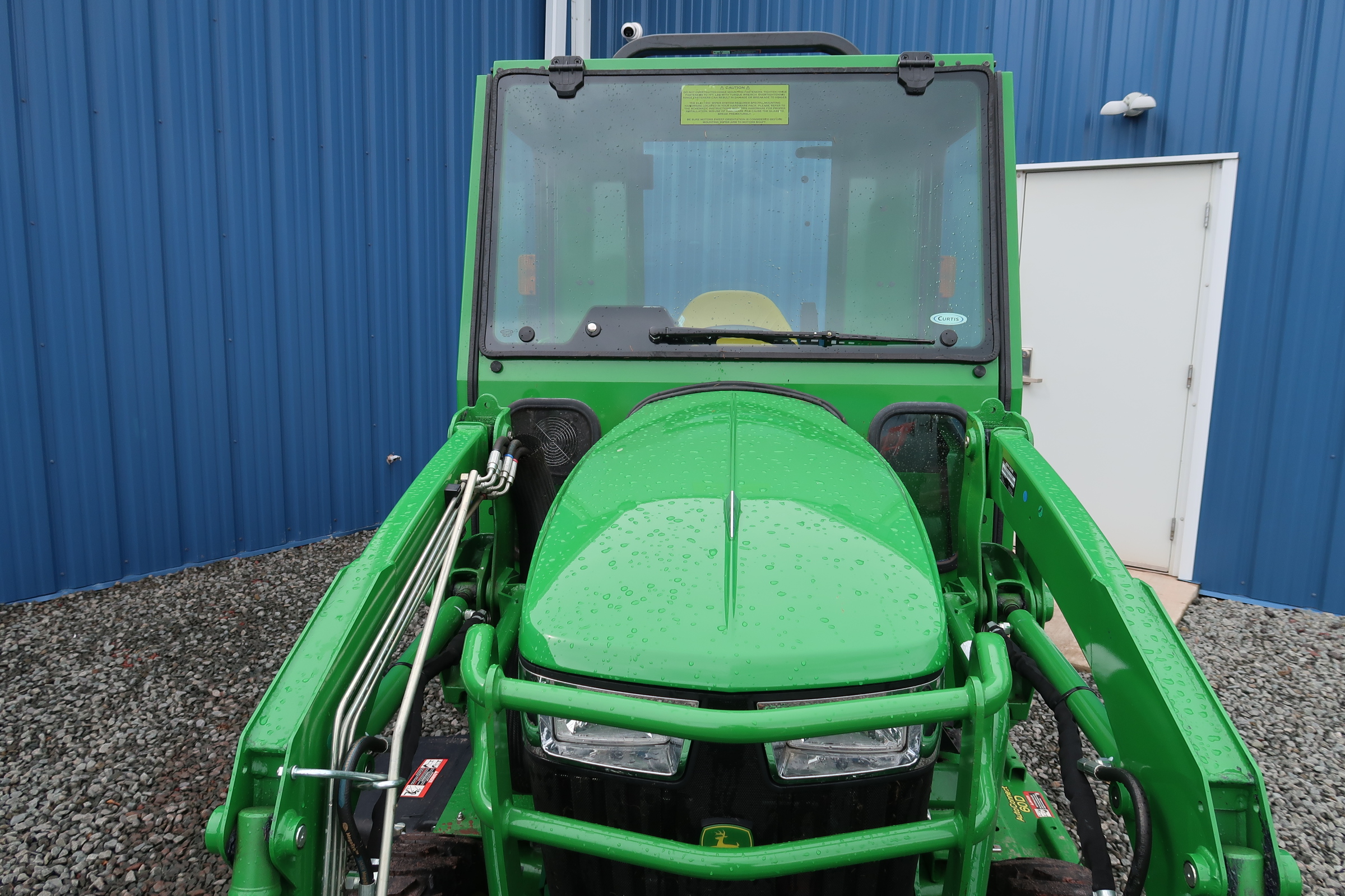 2019 John Deere 2032R Tractor Loader