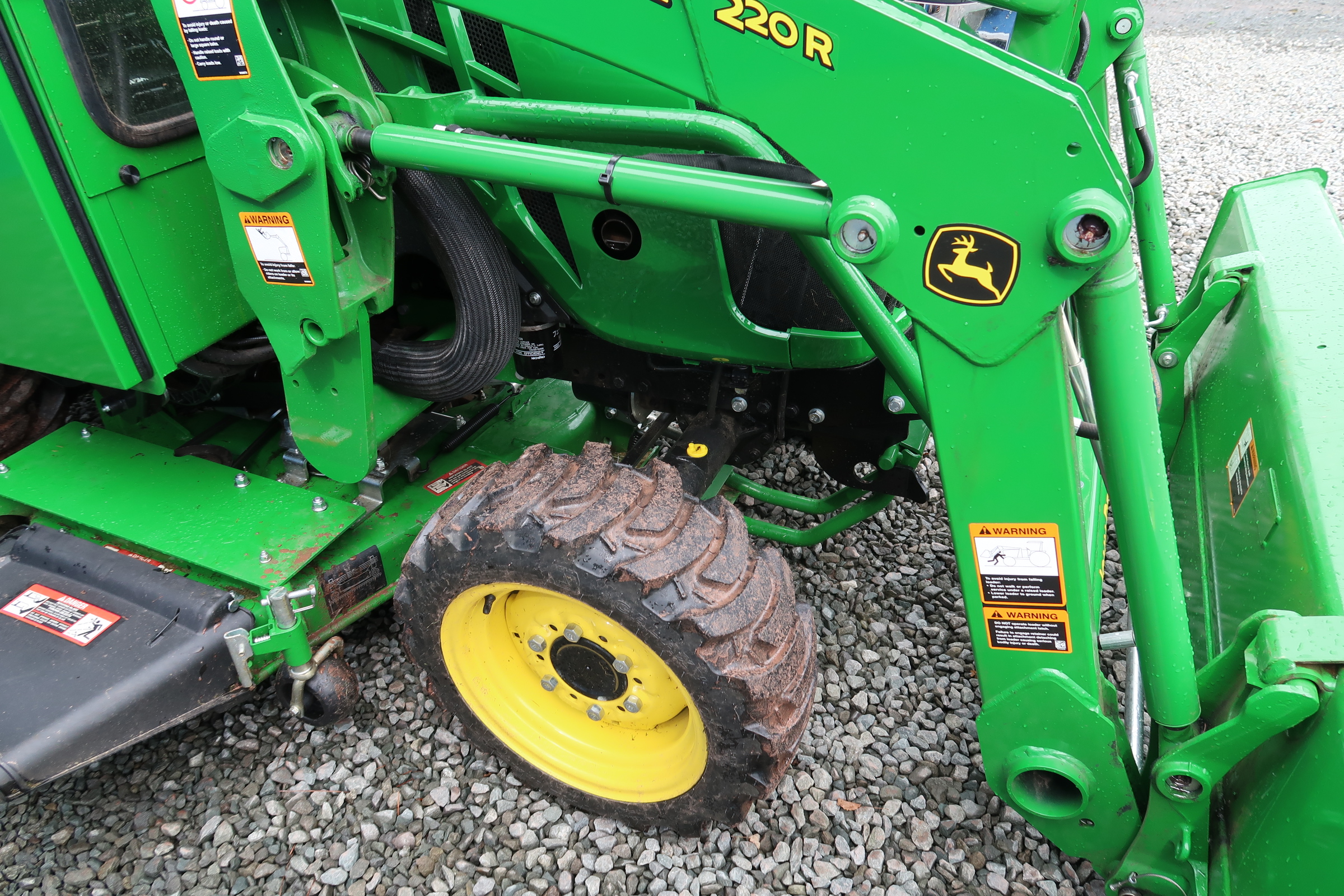 2019 John Deere 2032R Tractor Loader