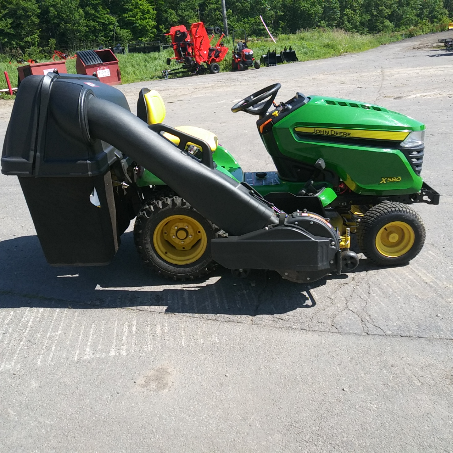 2020 John Deere X580 Mower/Zero Turn