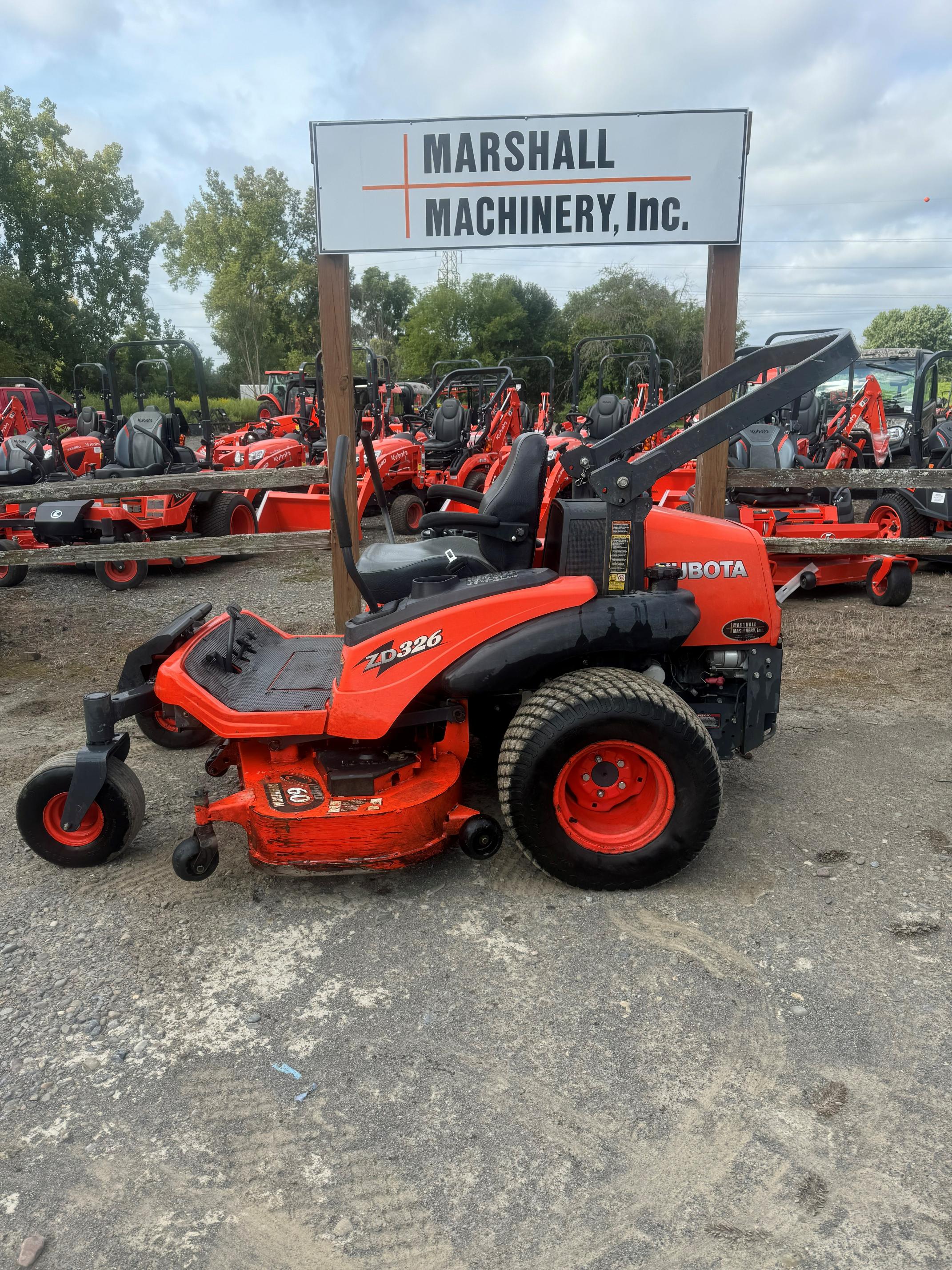 2015 Kubota ZD326P-60 Mower/Zero Turn