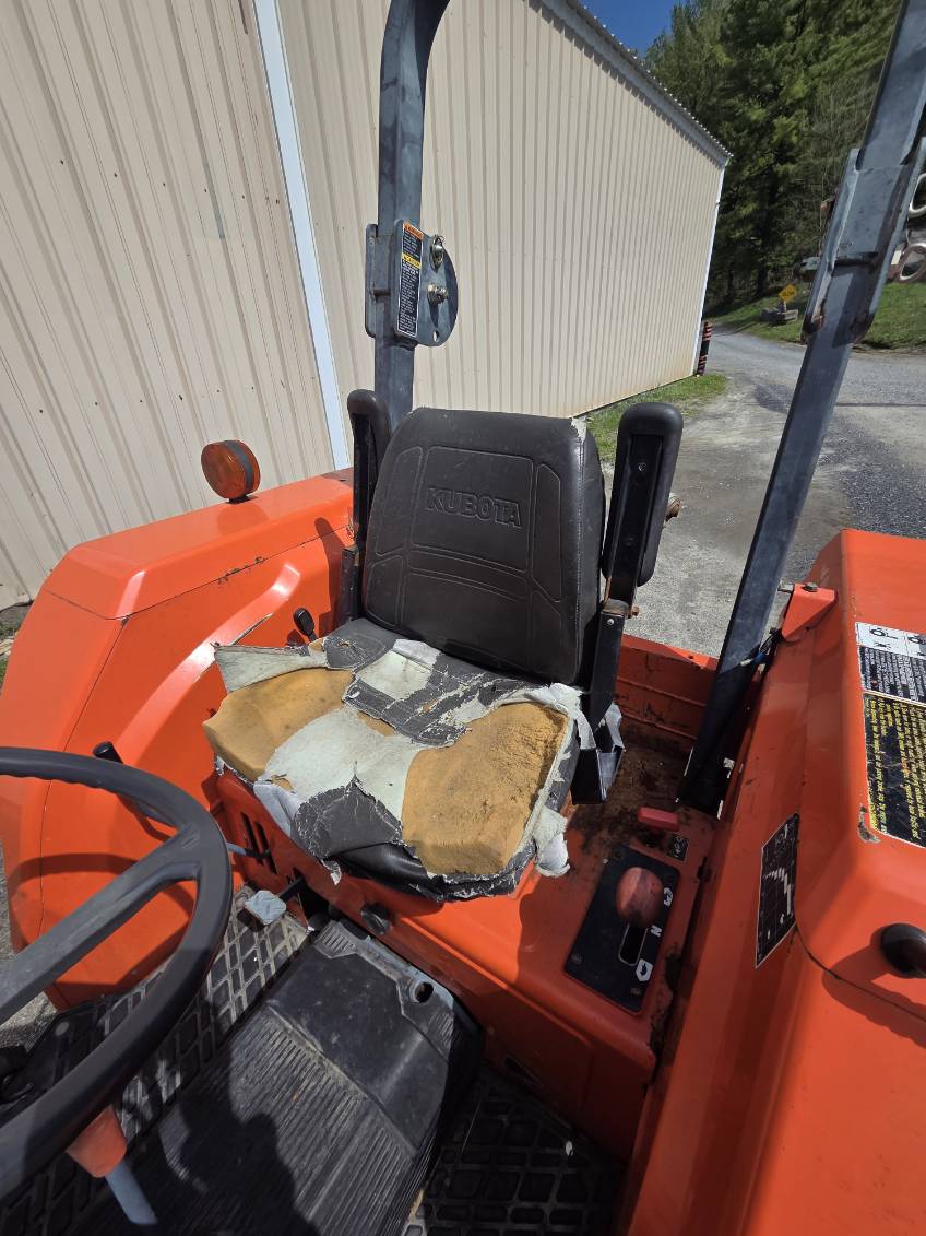 2001 Kubota M4900SD Tractor