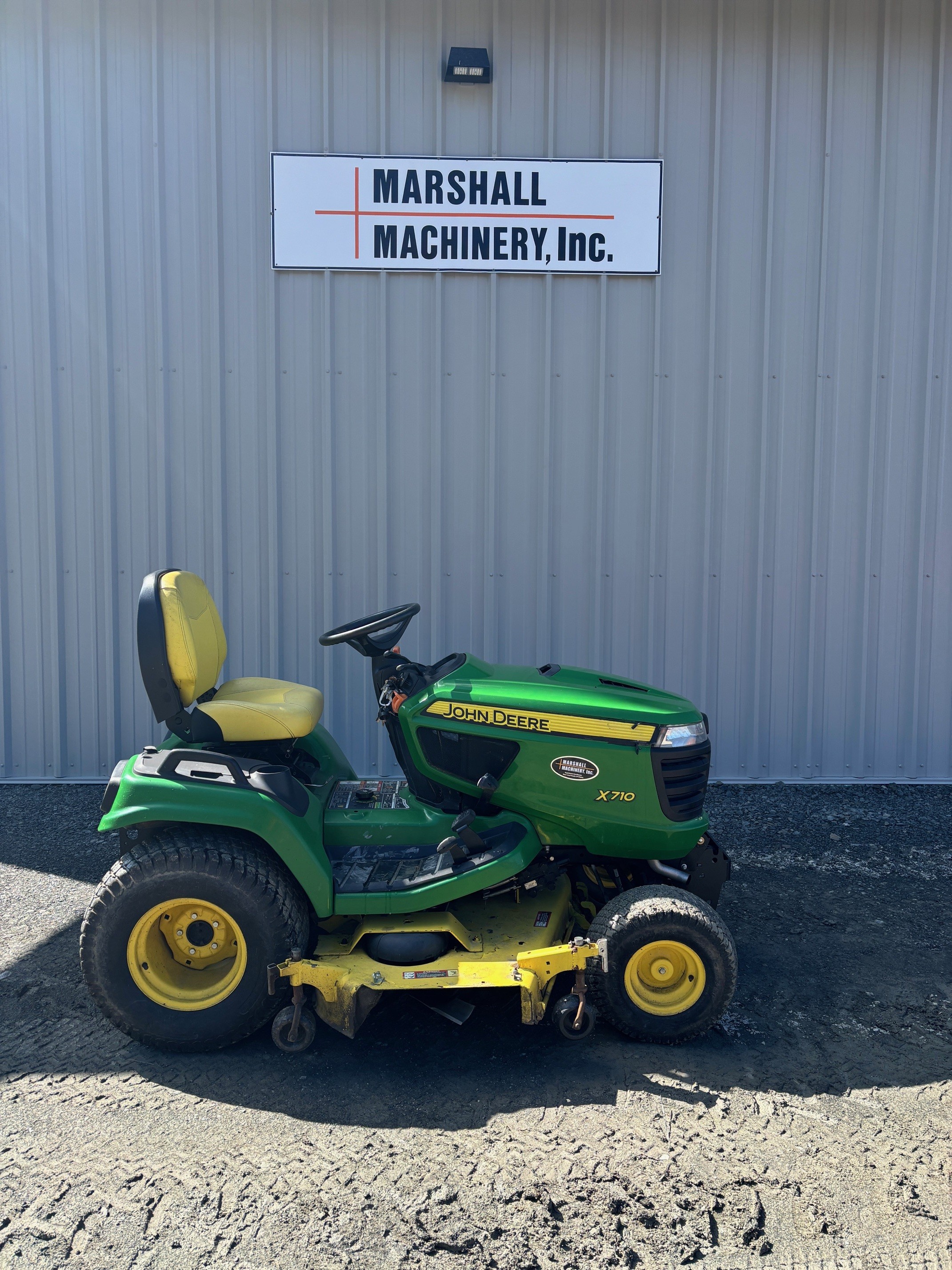 2013 John Deere X710 Lawn Tractor