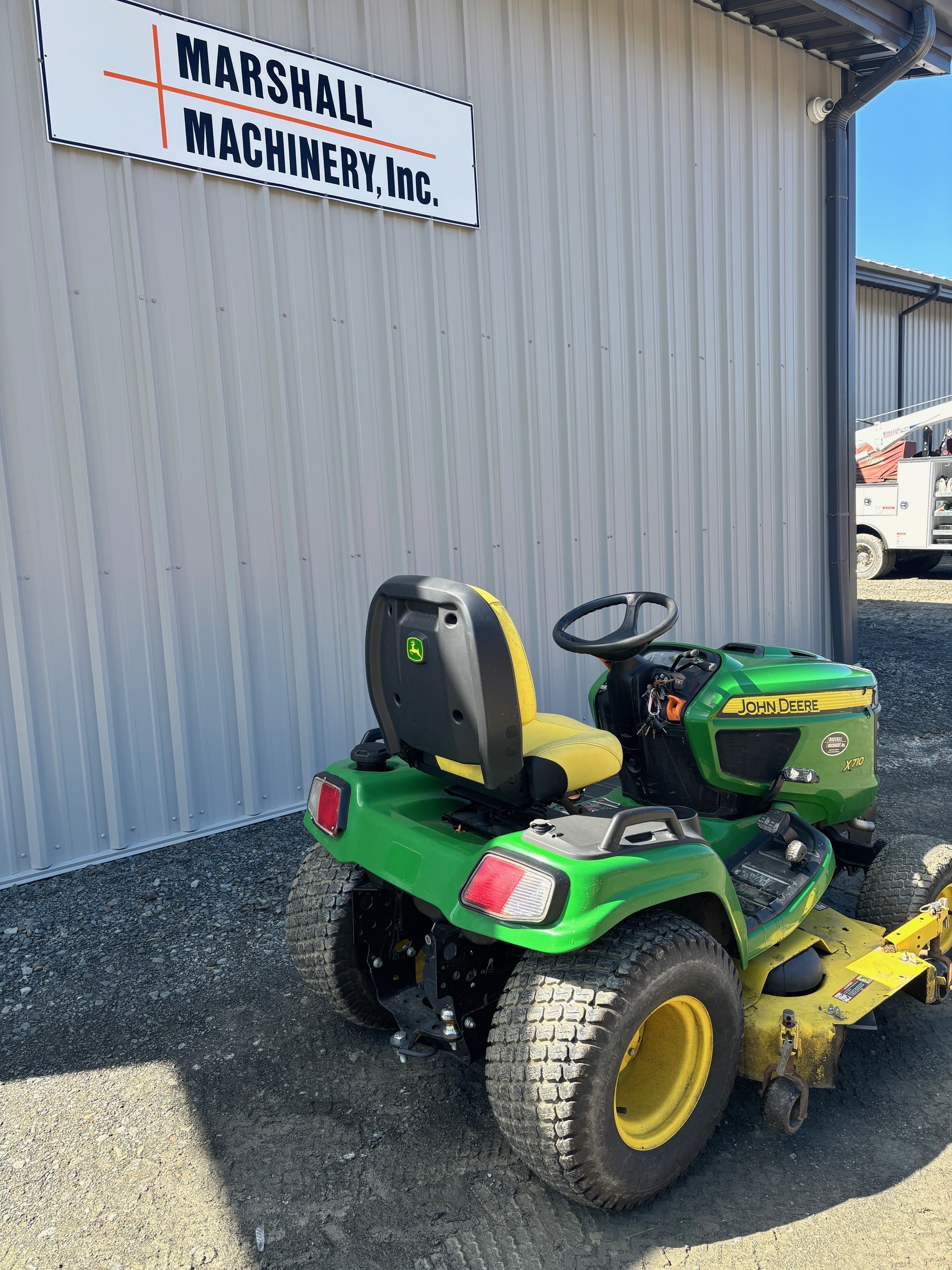 2013 John Deere X710 Lawn Tractor