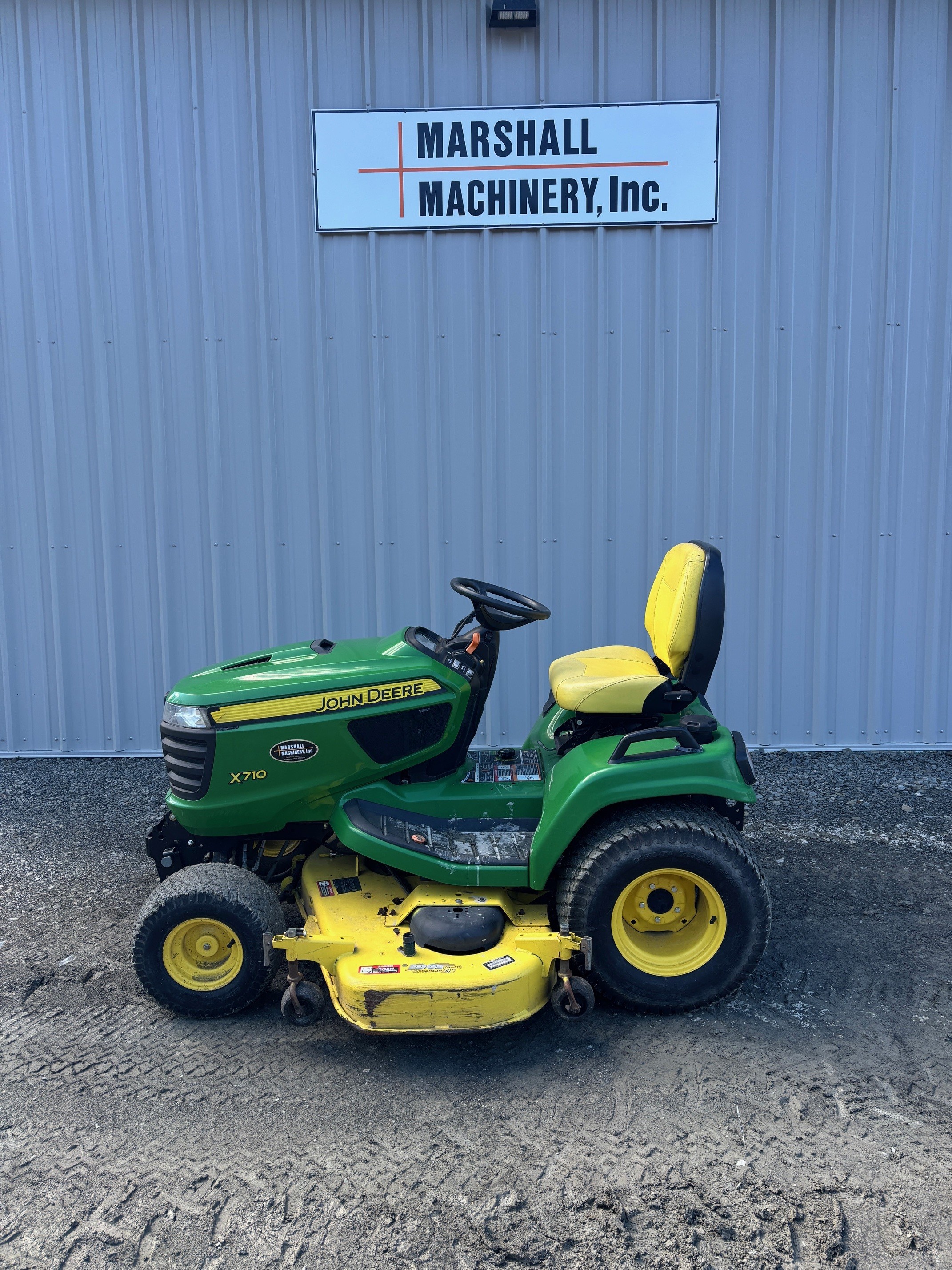 2013 John Deere X710 Lawn Tractor