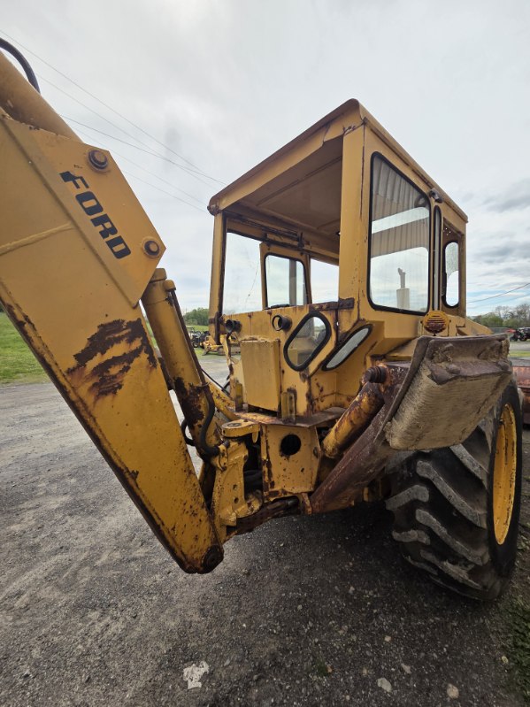 Ford 4500 Tractor Loader Backhoe