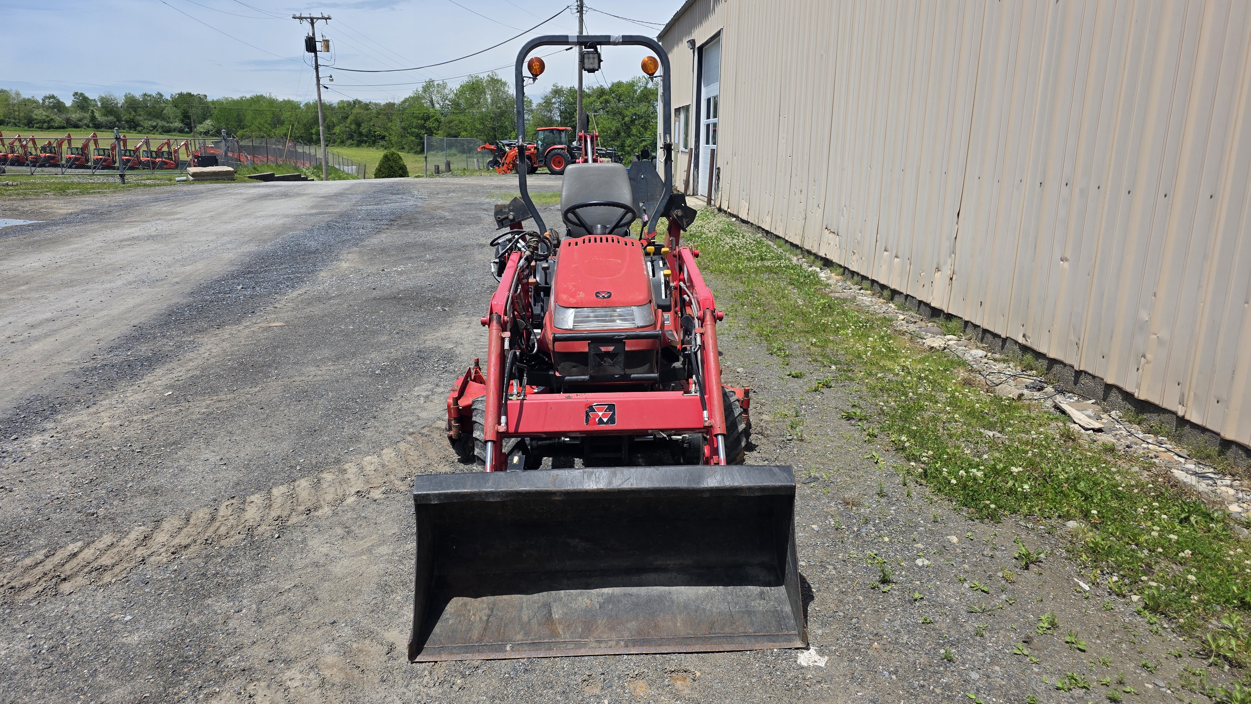 2005 Massey Ferguson GC2310 Tractor