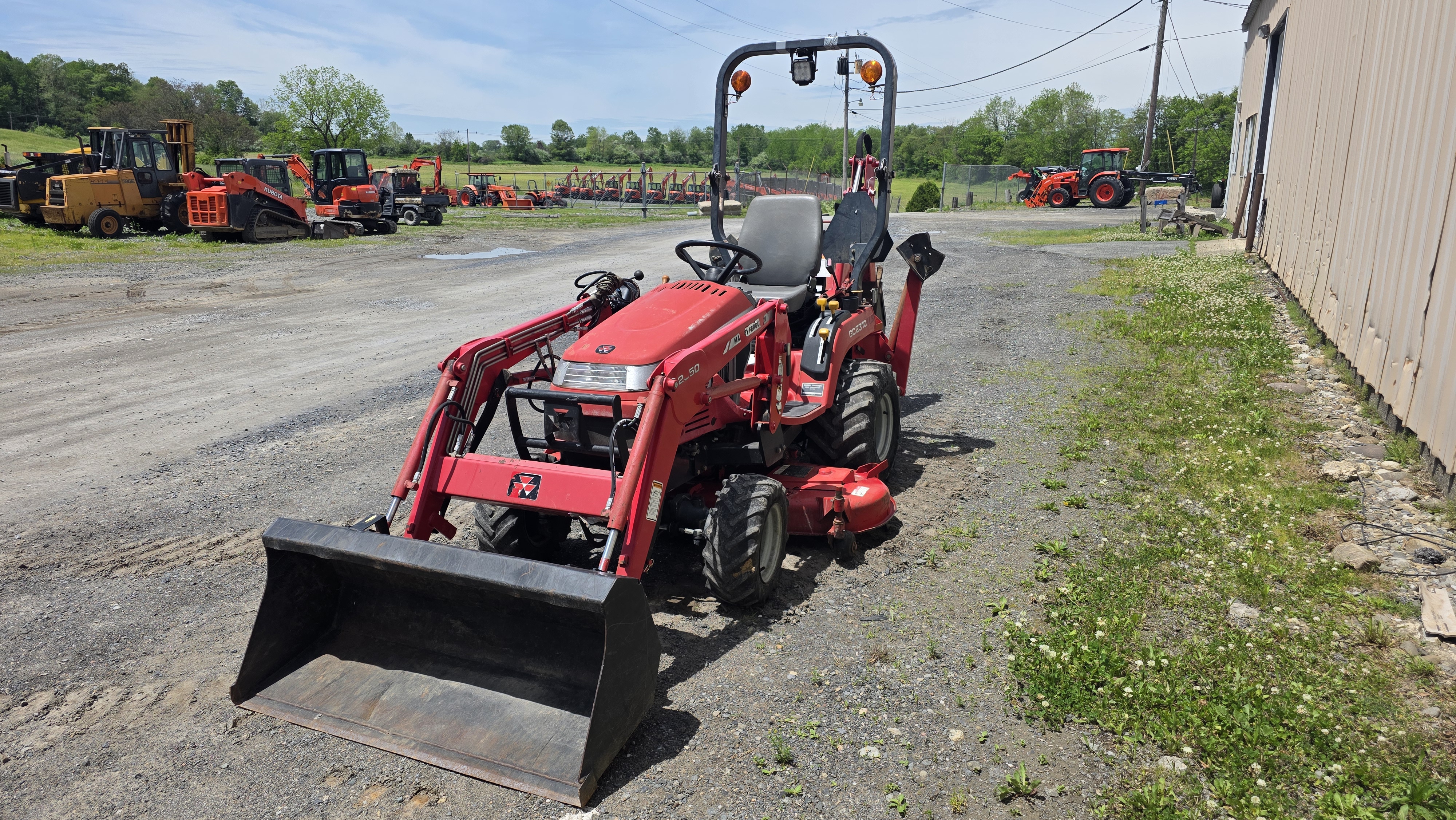 2005 Massey Ferguson GC2310 Tractor