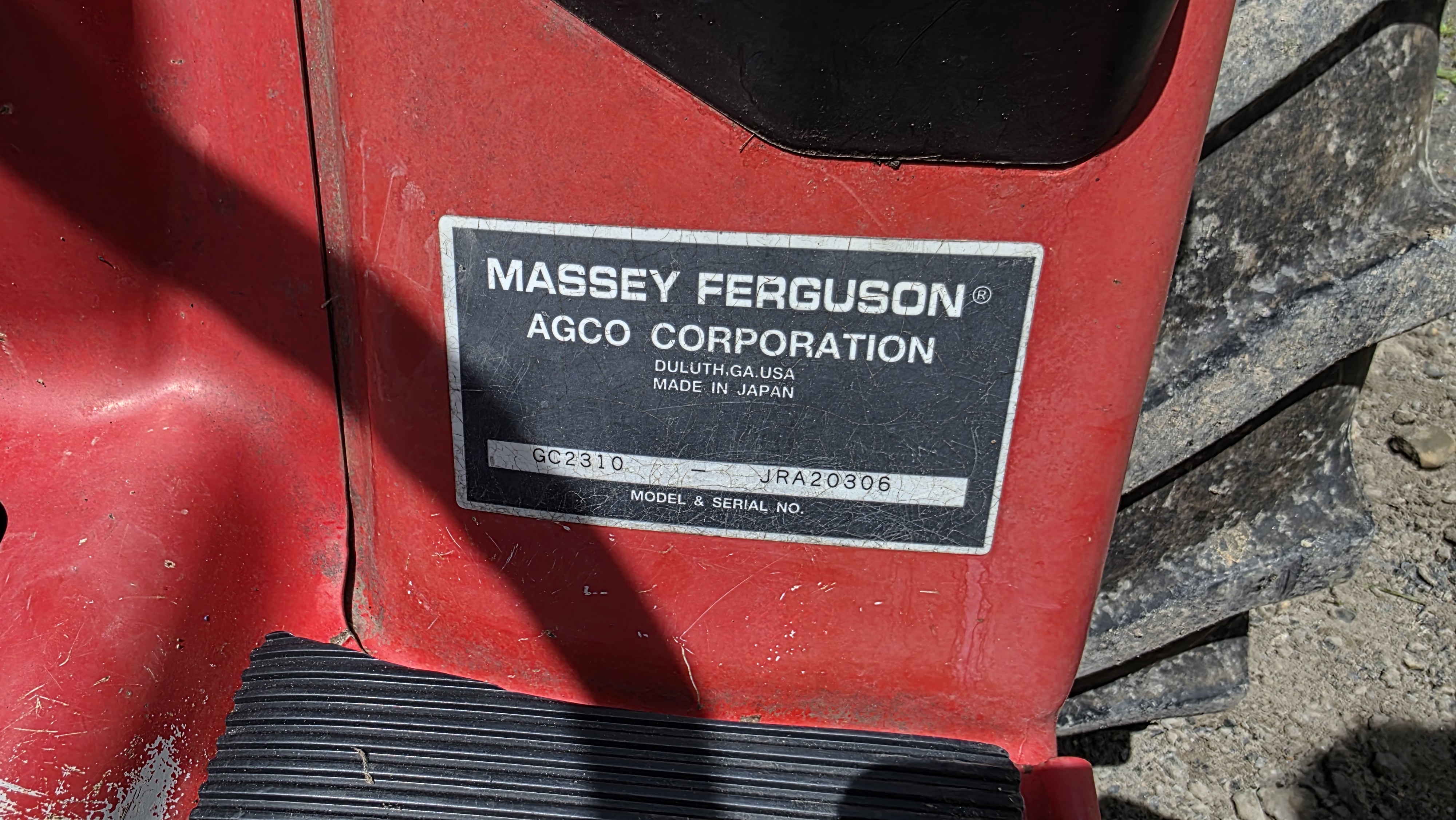 2005 Massey Ferguson GC2310 Tractor