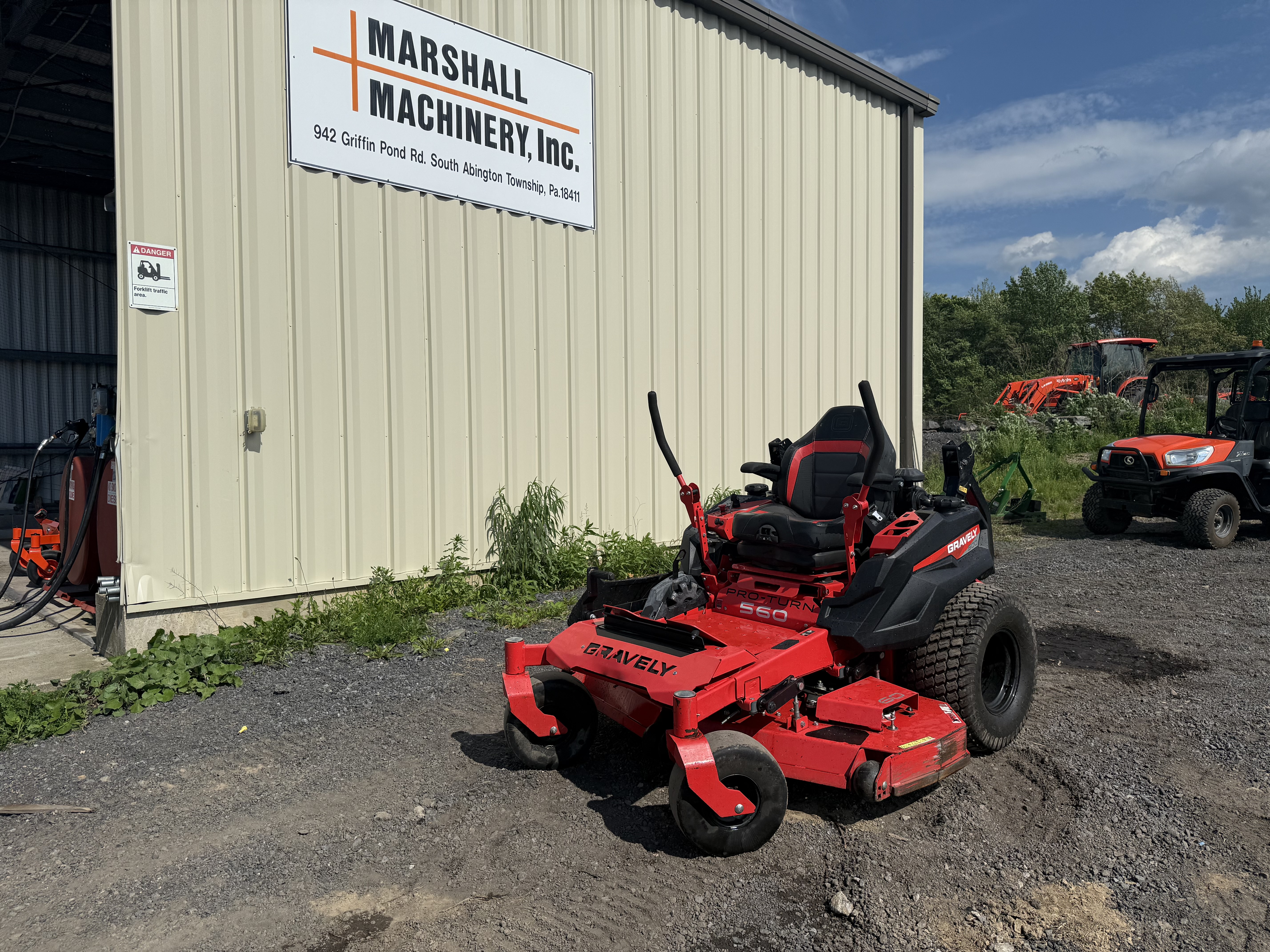 2023 Gravely 992511 Lawn Tractor