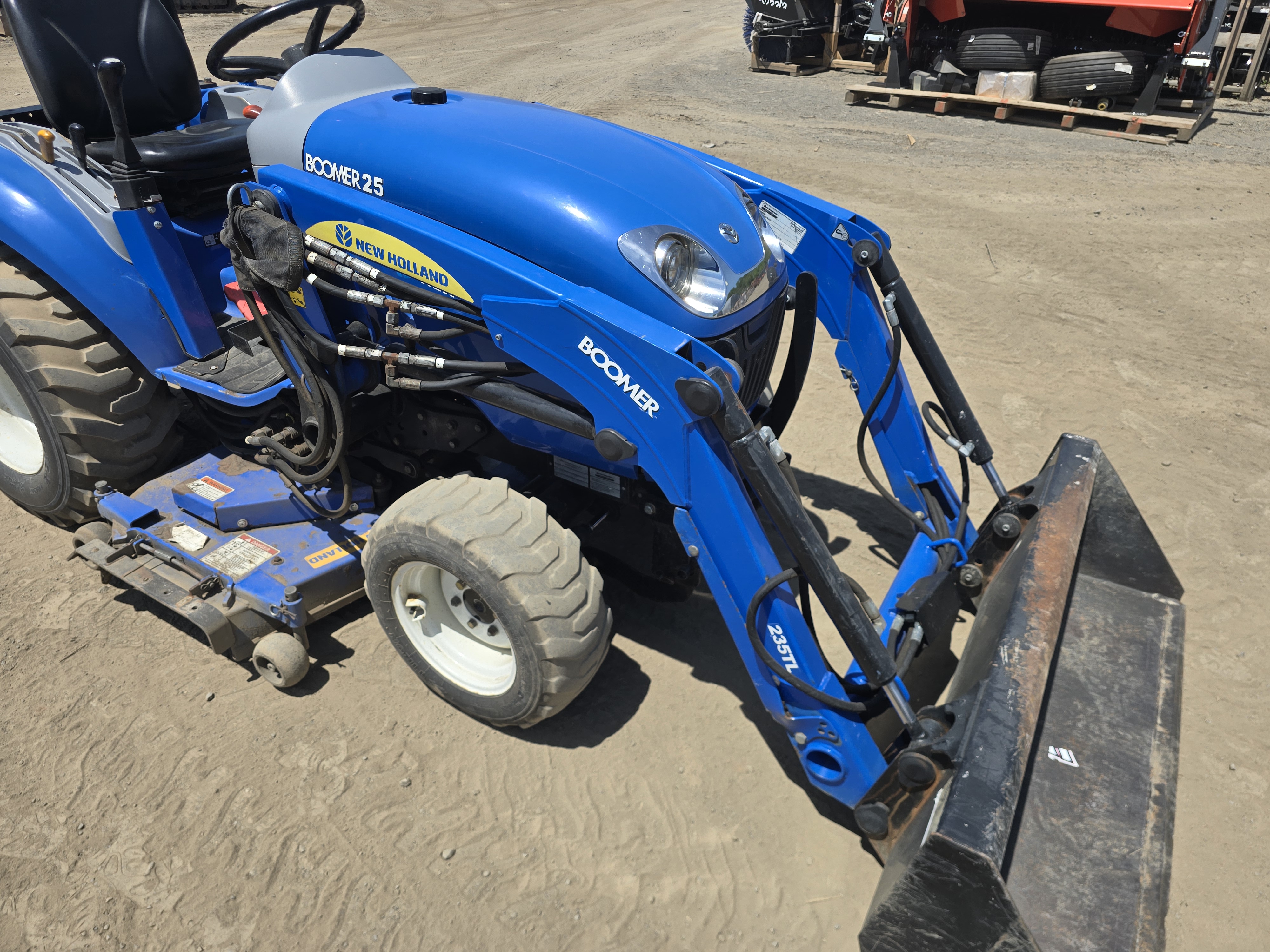 2012 New Holland BOOMER 25 Tractor