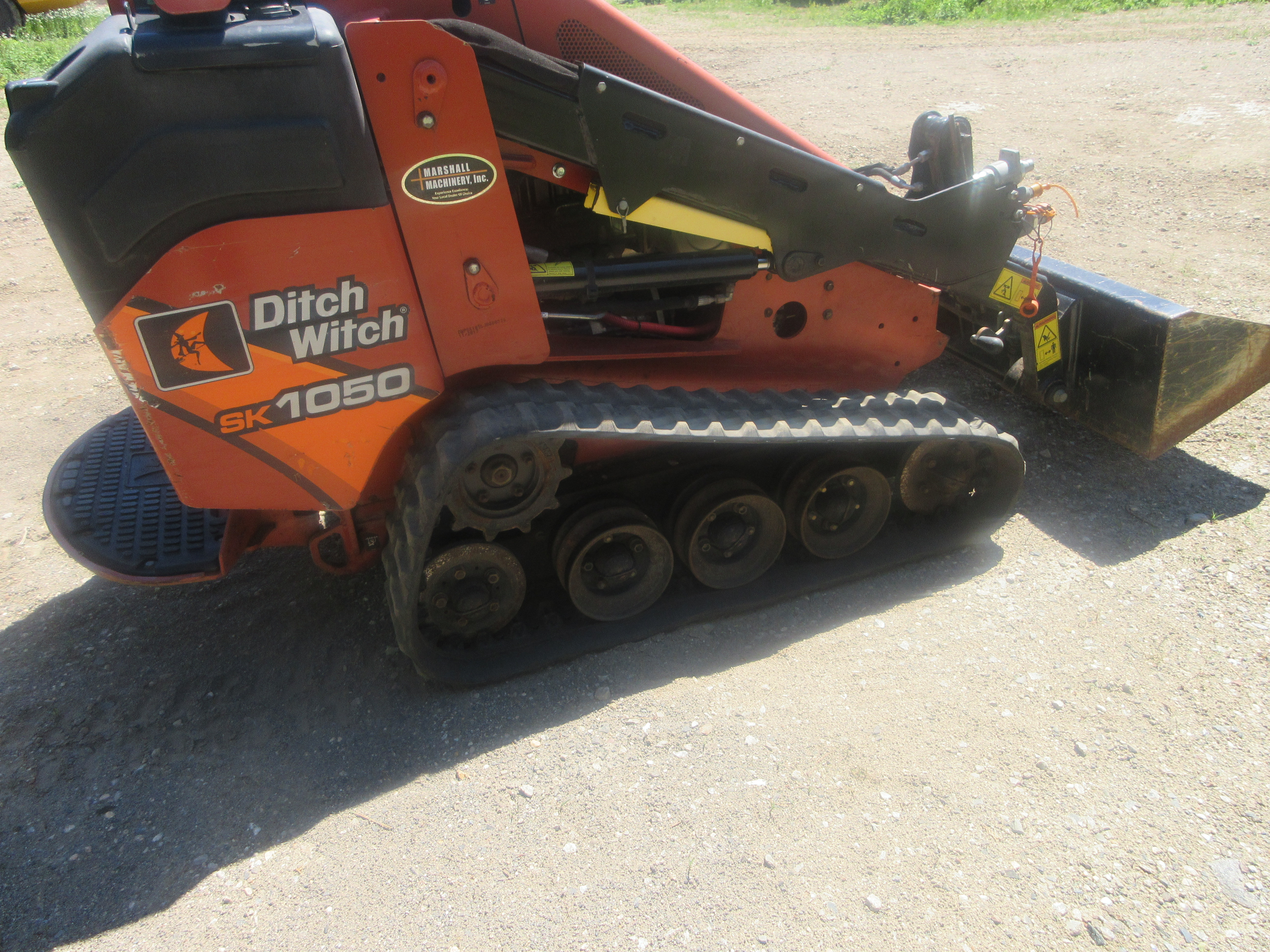 2018 Ditch Witch SK1050 Skid Steer Loader