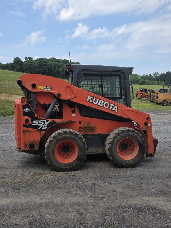 2017 Kubota SSV75PHRC Skid Steer Loader