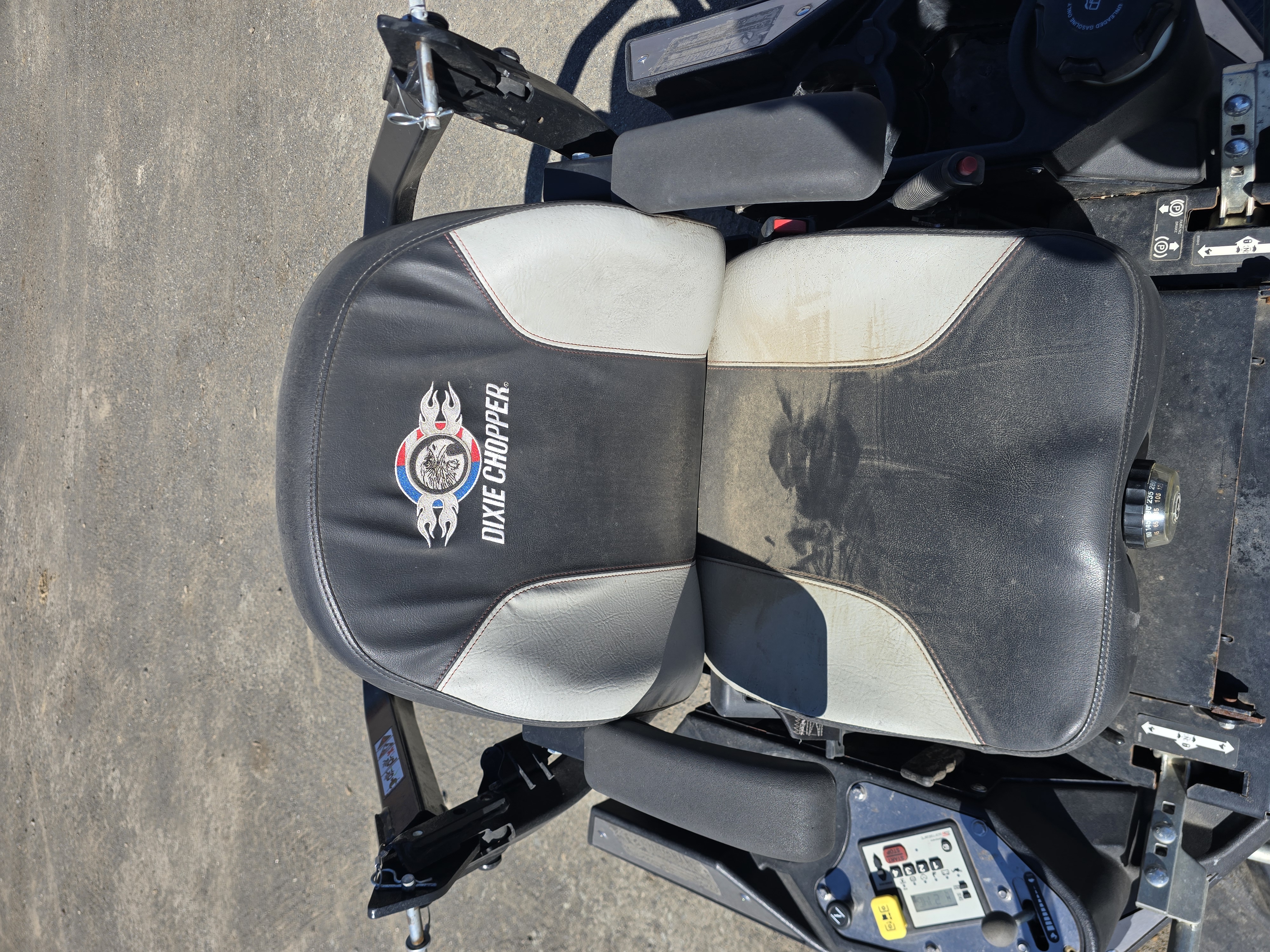 2022 Dixie Chopper HP2460KW Lawn Tractor