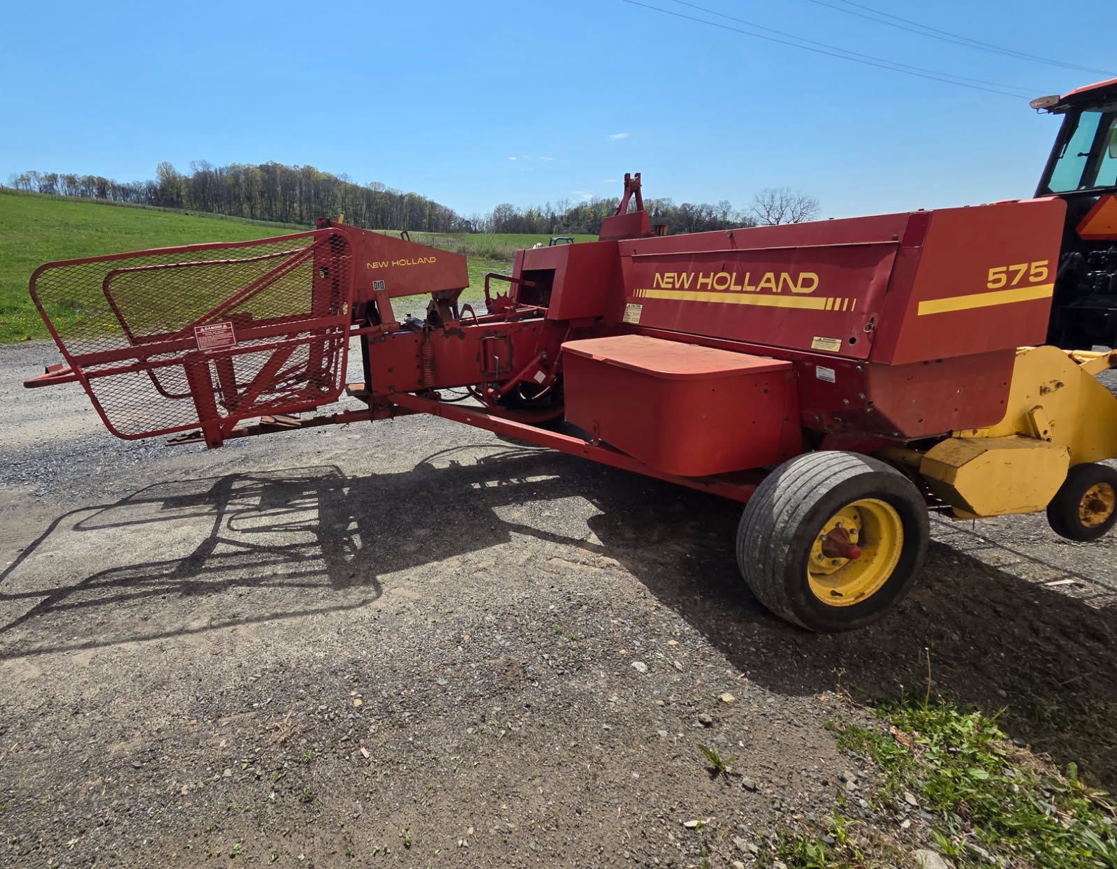 2001 New Holland 575 Baler/Square