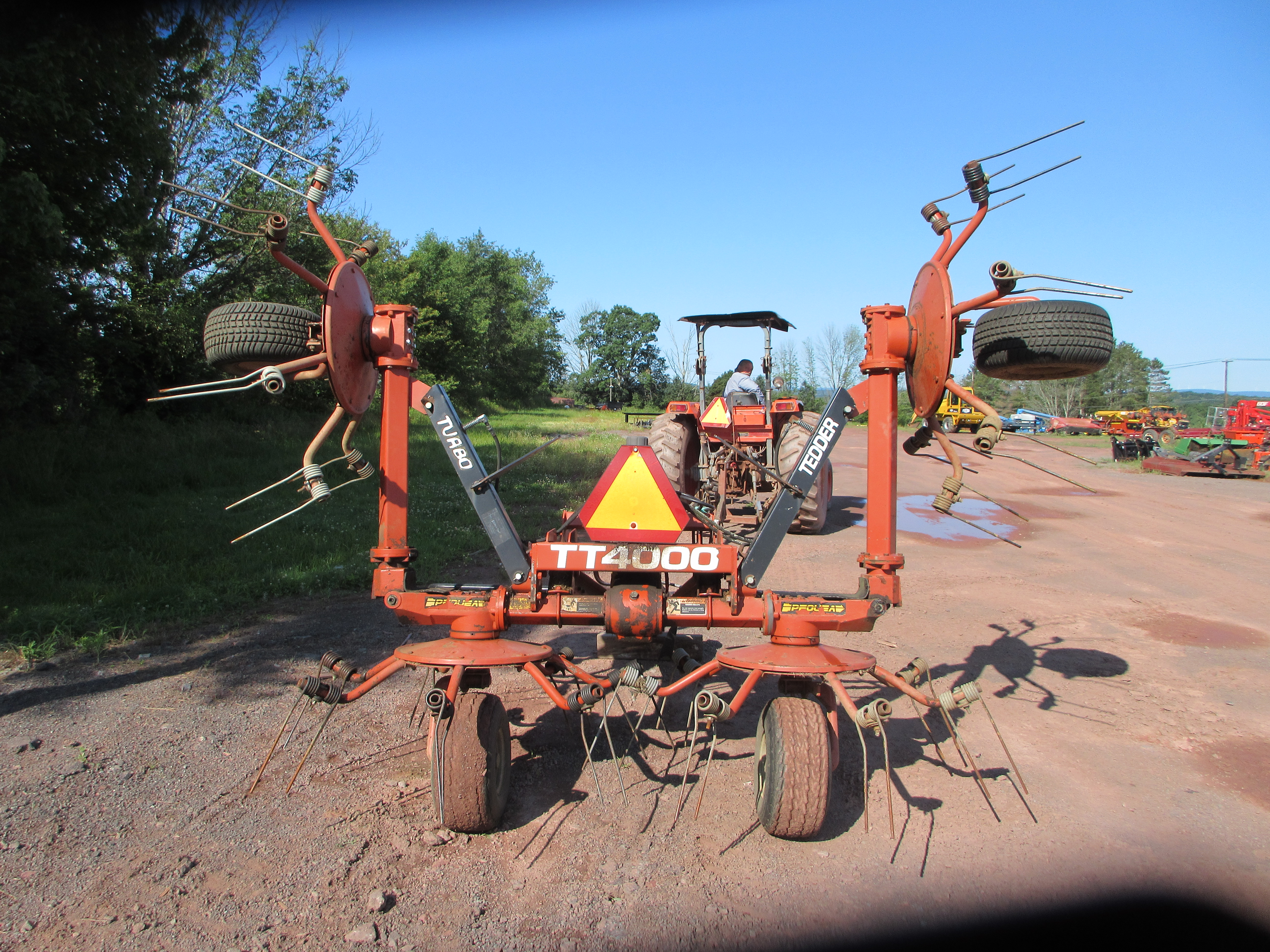 2018 Pequea TT4000 Tedder