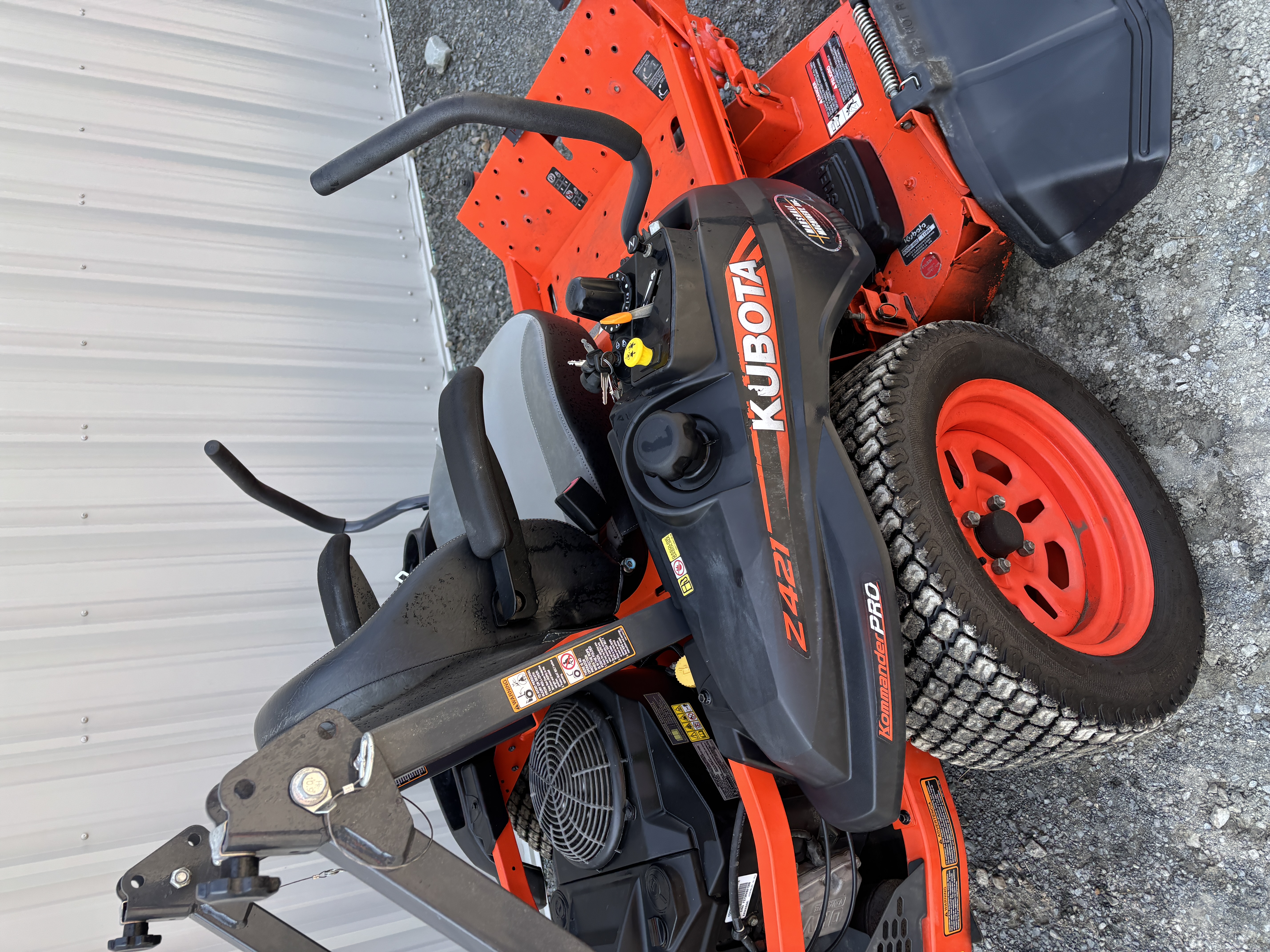 2017 Kubota Z421 Tractor