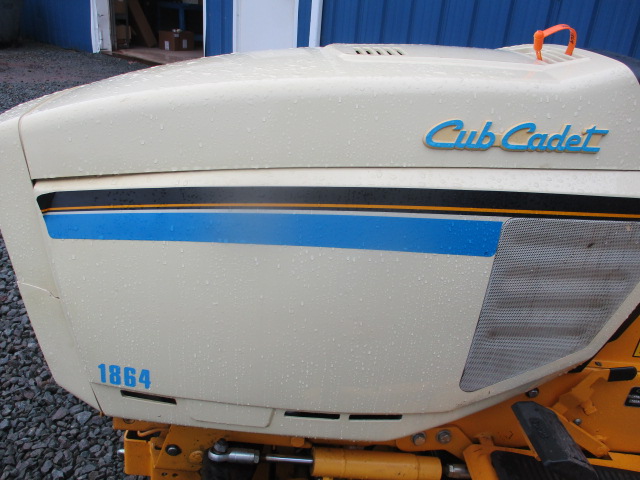 1994 Cub Cadet 1864 Lawn Tractor