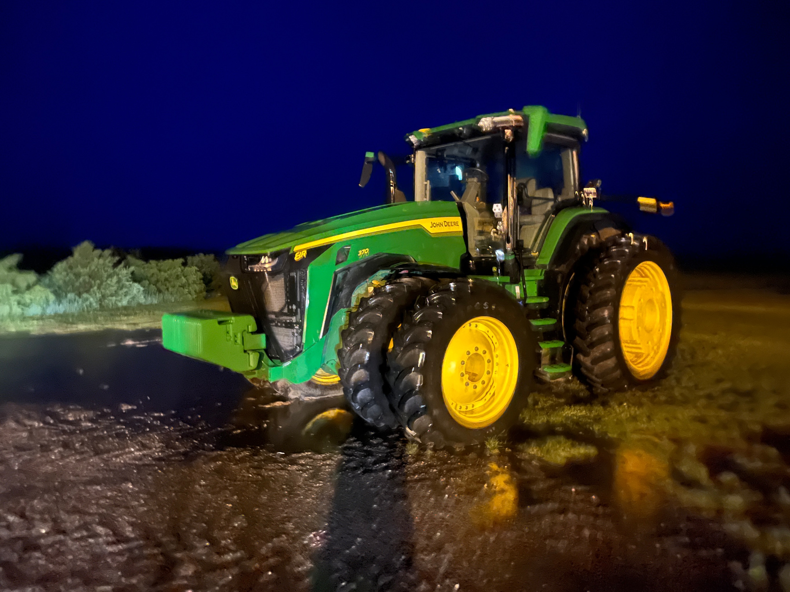 2021 John Deere 8R 370 Tractor