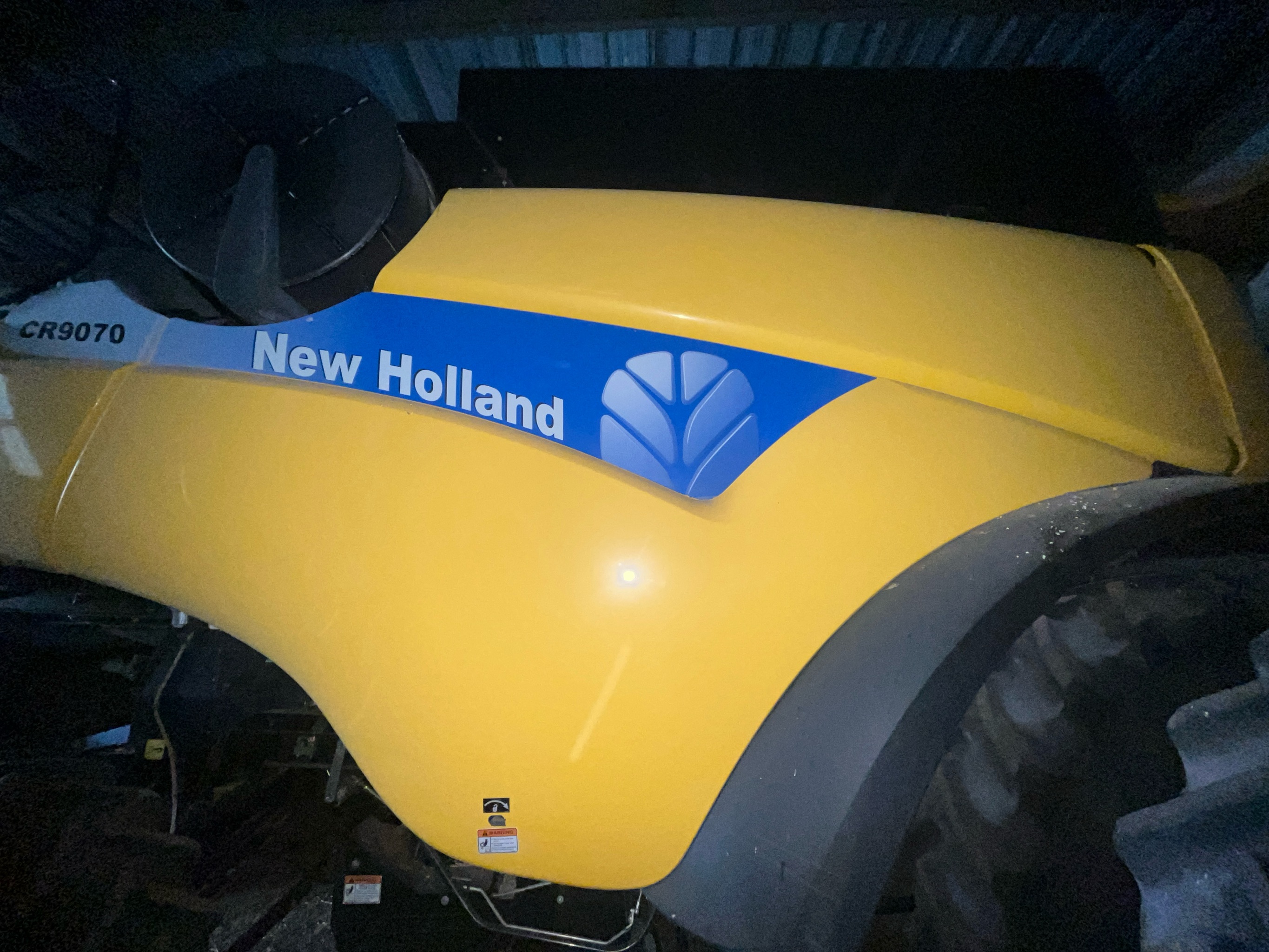 2011 New Holland CR9070 Combine