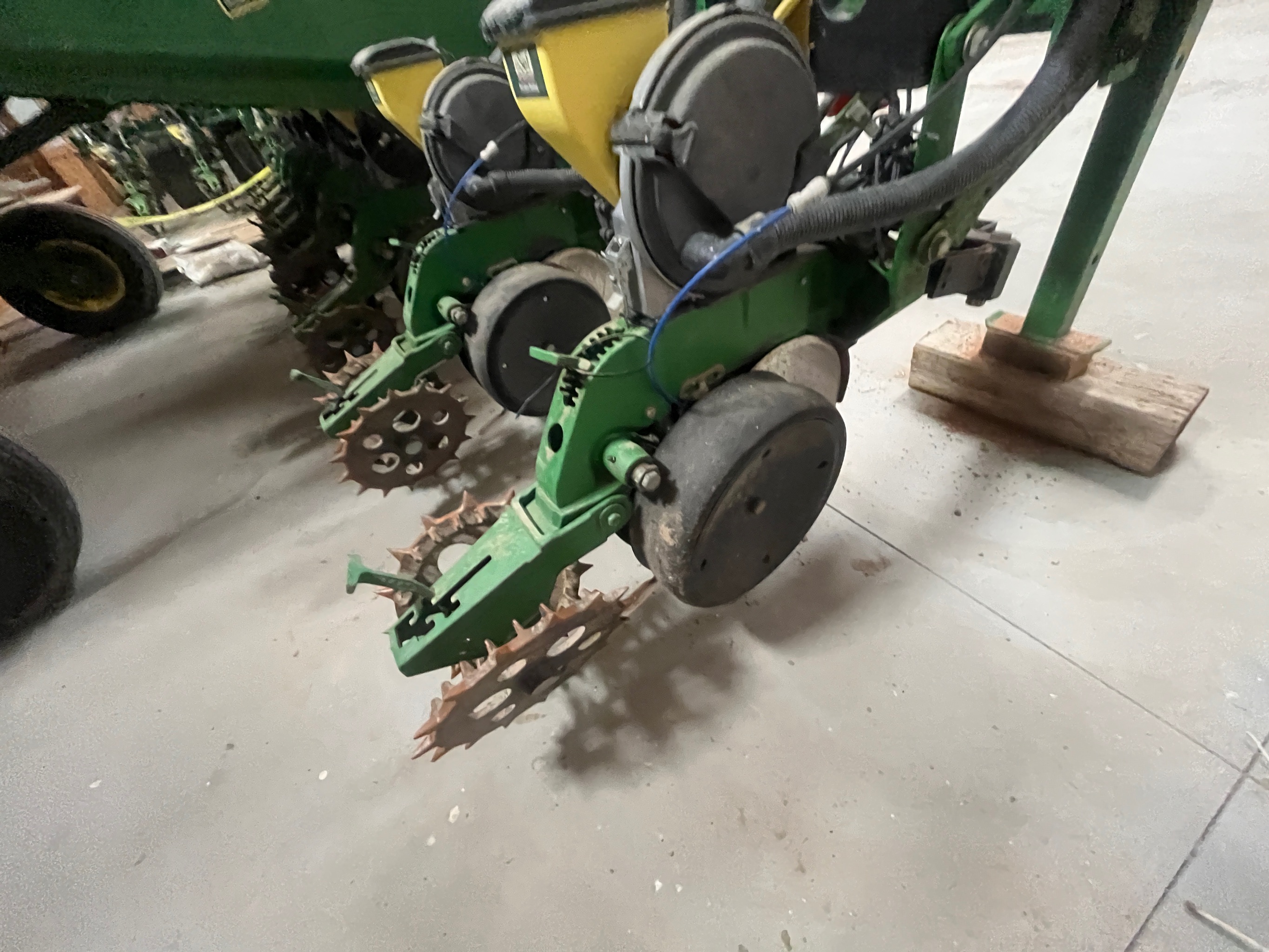 2009 John Deere 1720 Planter