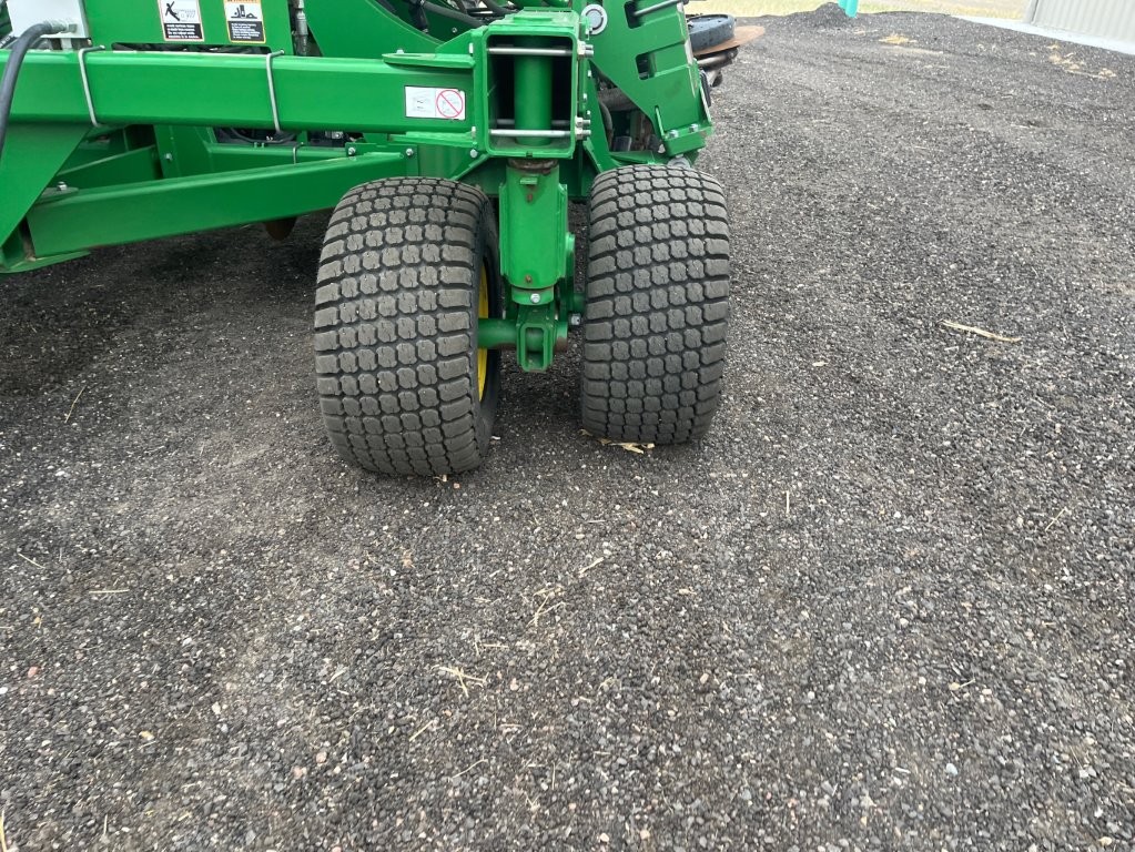 2016 John Deere 1910/1890 Air Seeder