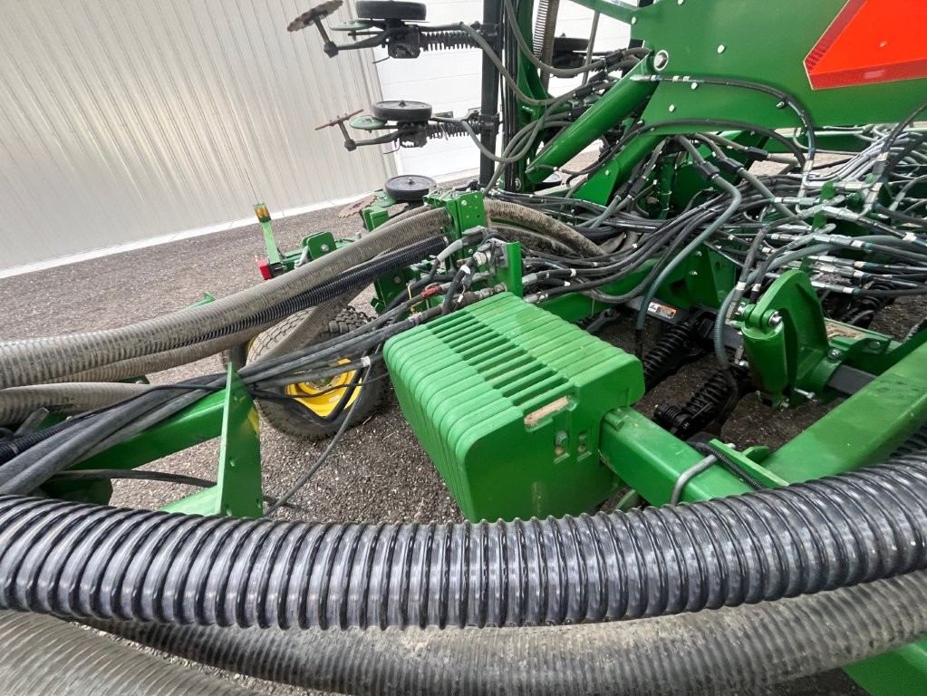 2016 John Deere 1910/1890 Air Seeder