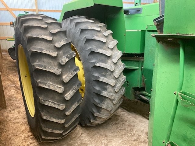 1994 John Deere 8770 Tractor