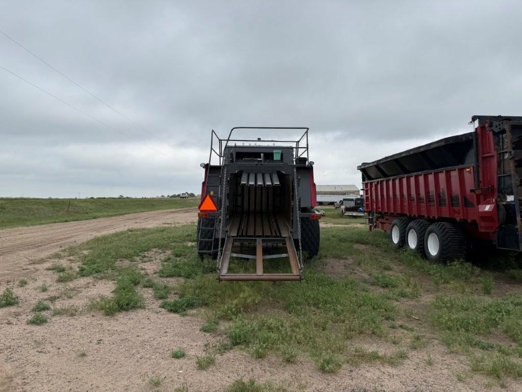 2017 Massey Ferguson 2290 Baler/Big Square