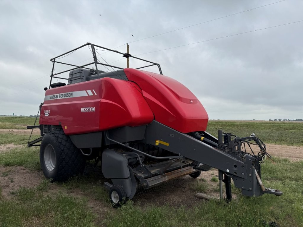 2017 Massey Ferguson 2290 Baler/Big Square
