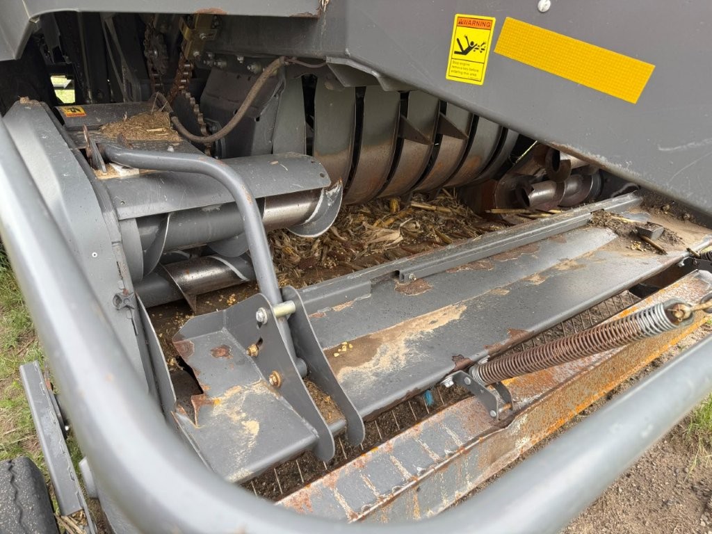 2017 Massey Ferguson 2290 Baler/Big Square