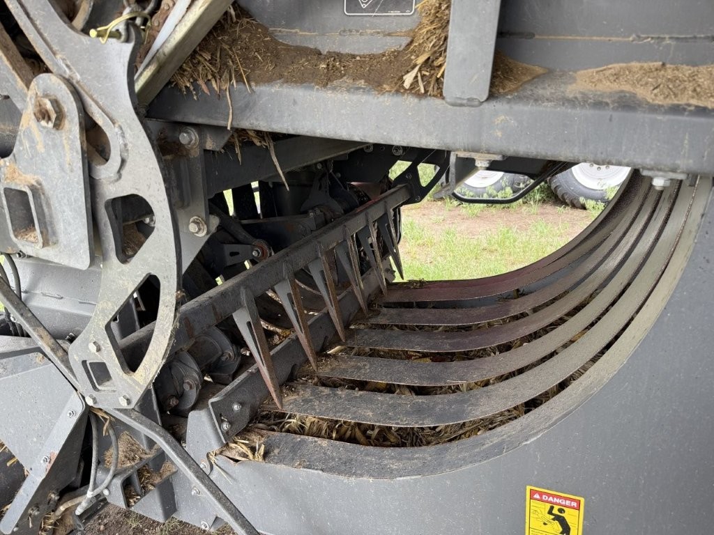 2017 Massey Ferguson 2290 Baler/Big Square
