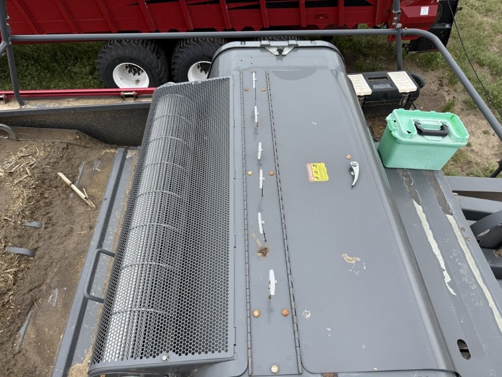 2017 Massey Ferguson 2290 Baler/Big Square