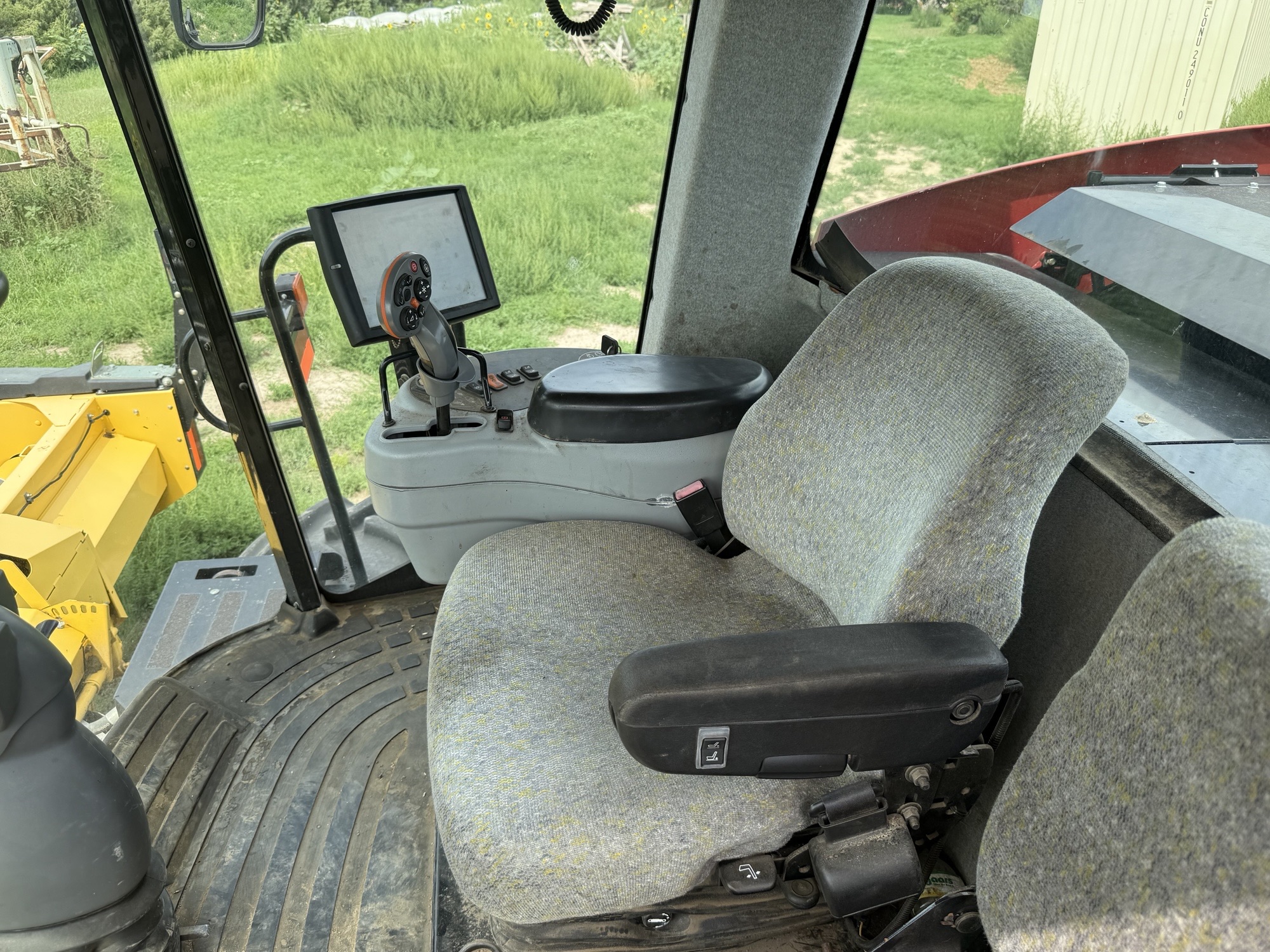 2015 New Holland SPEEDR220 Windrower