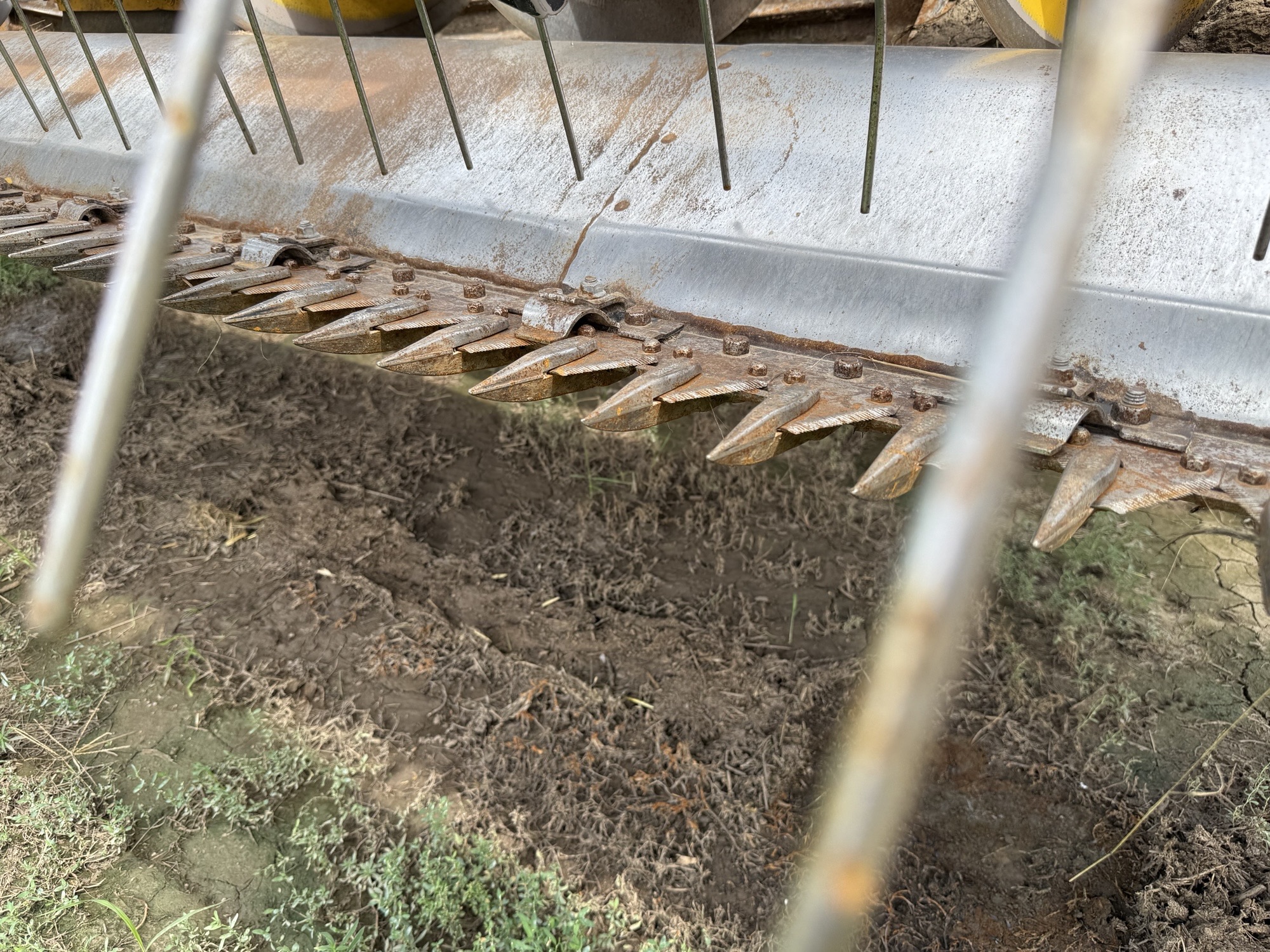 2015 New Holland SPEEDR220 Windrower