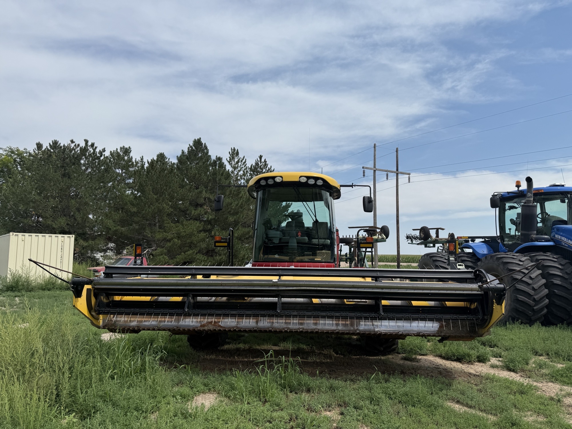 2015 New Holland SPEEDR220 Windrower