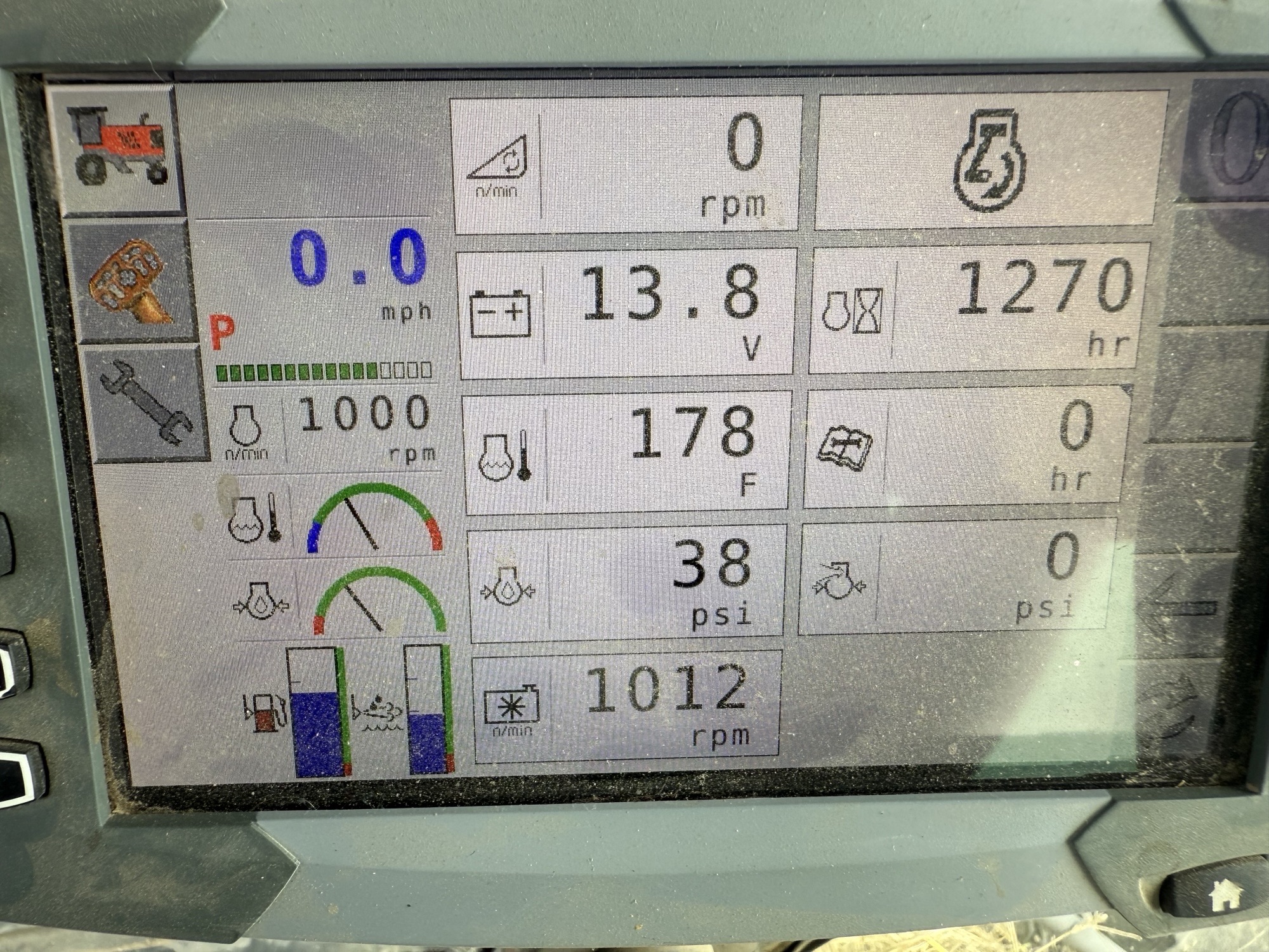 2015 Challenger WR9840 Windrower