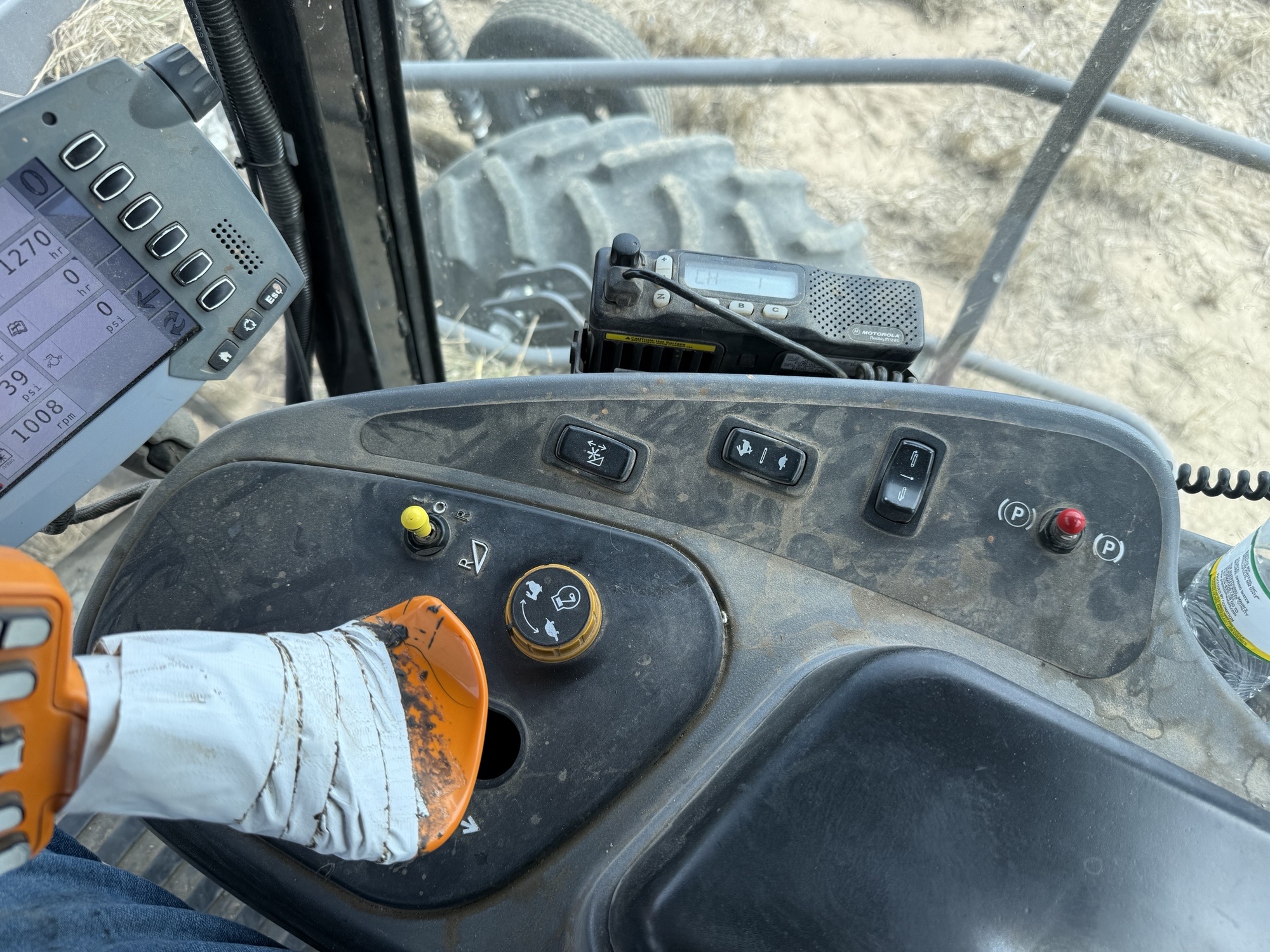 2015 Challenger WR9840 Windrower