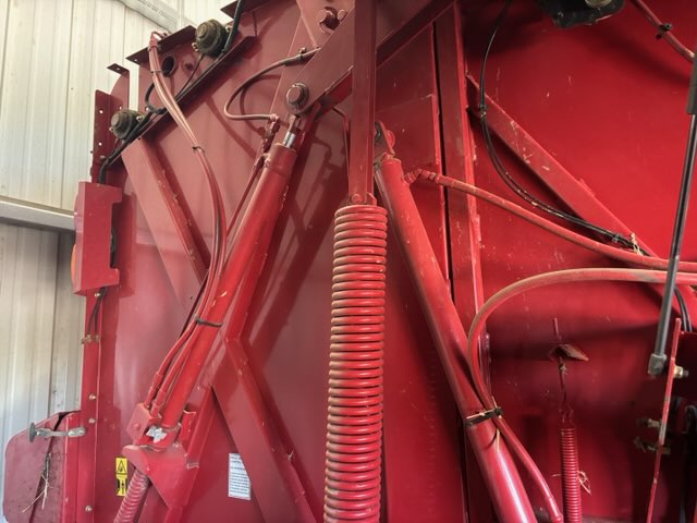 2014 New Holland RB560 Baler/Round