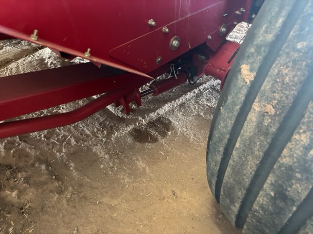 2014 New Holland RB560 Baler/Round