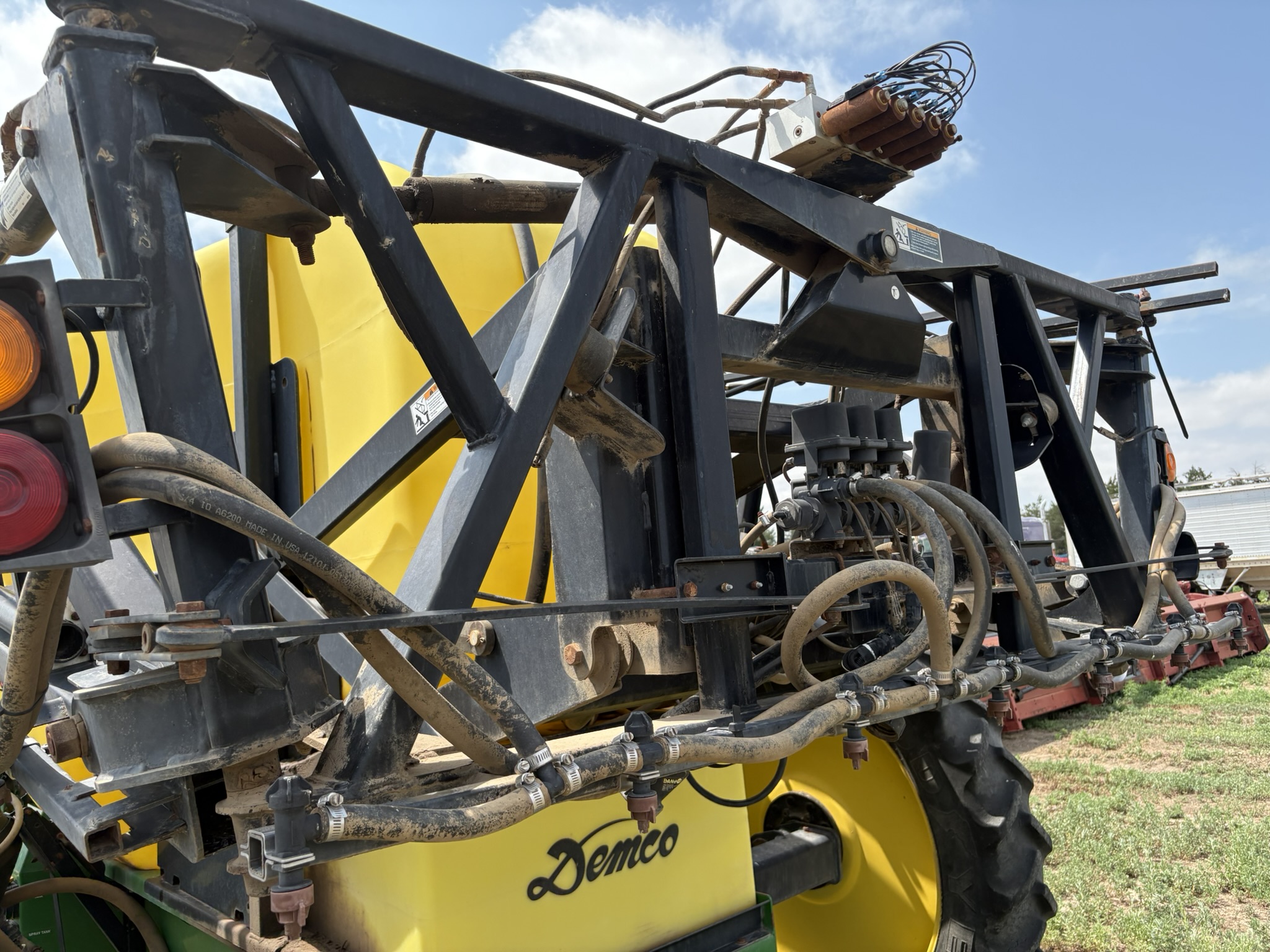 Demco 1250 Sprayer