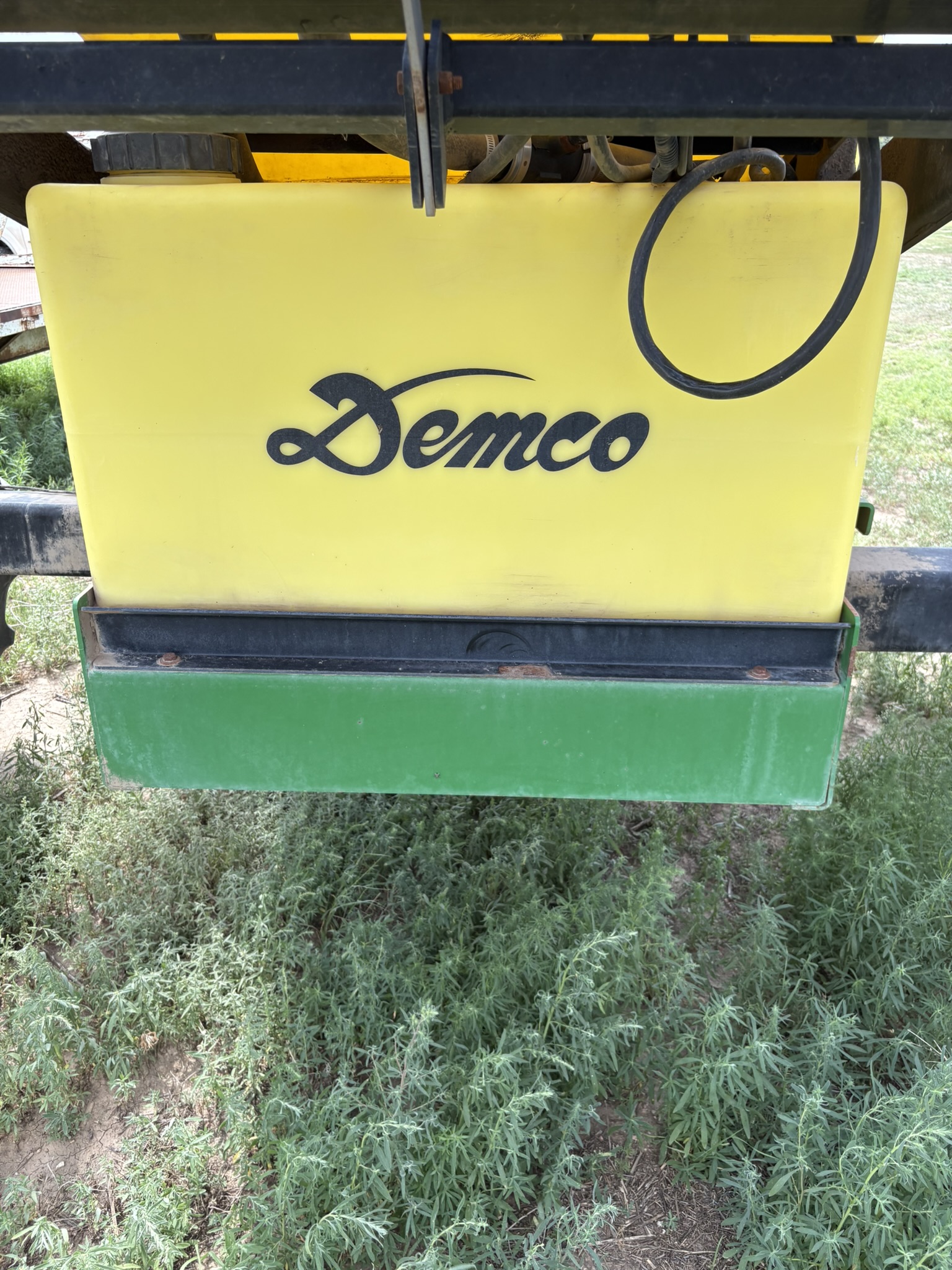 Demco 1250 Sprayer