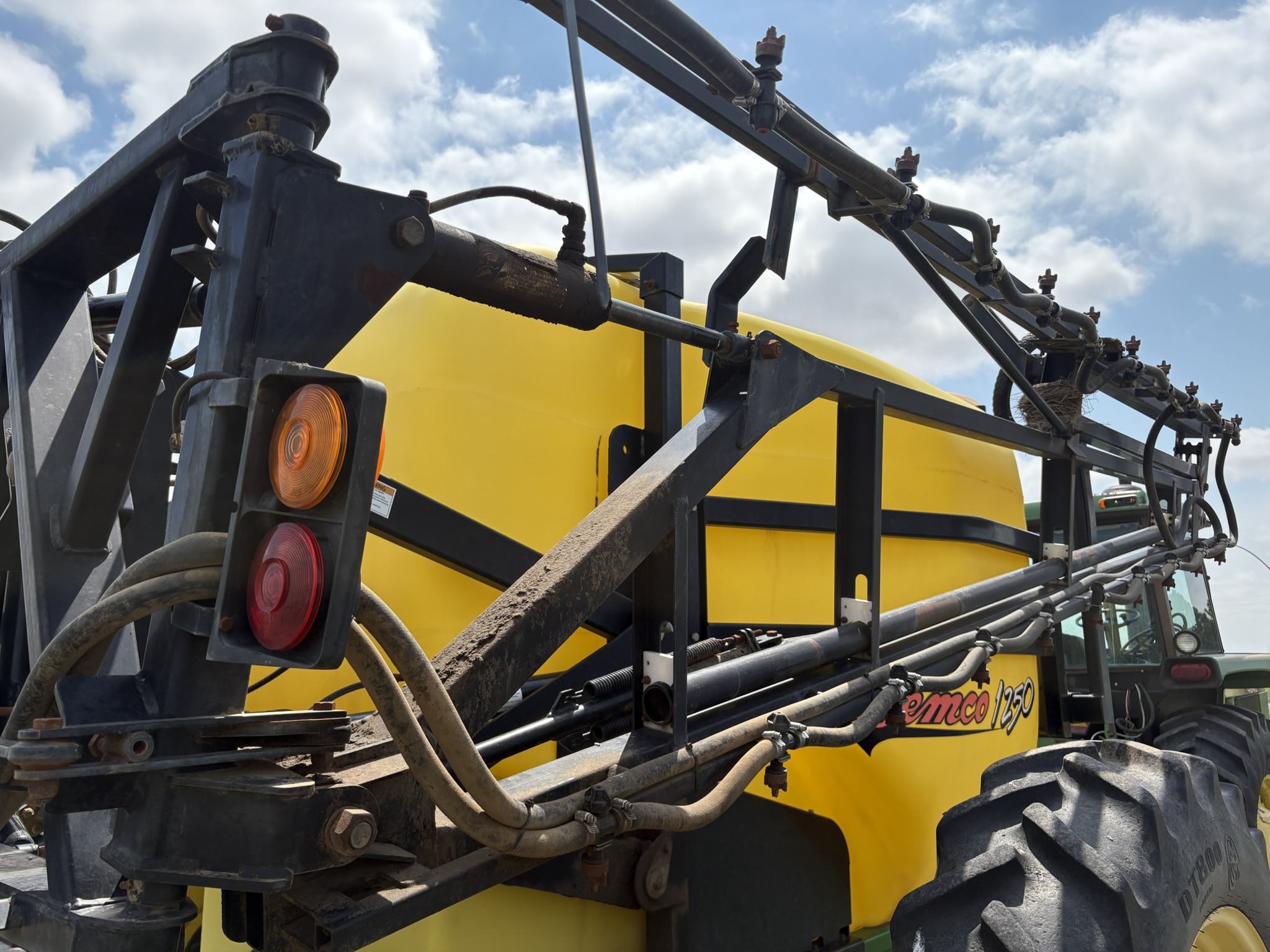 Demco 1250 Sprayer