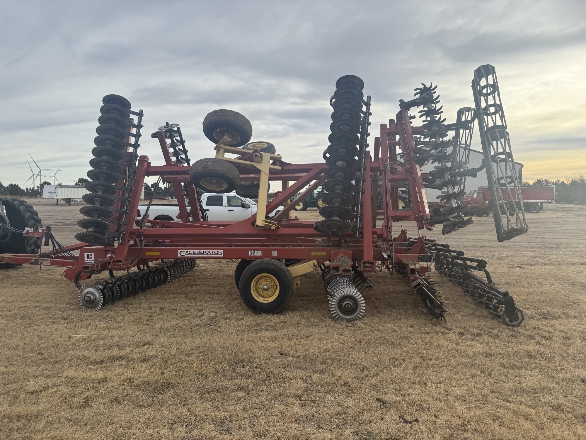 2011 Kuhn EXCELERATOR 8000 Vertical Tillage