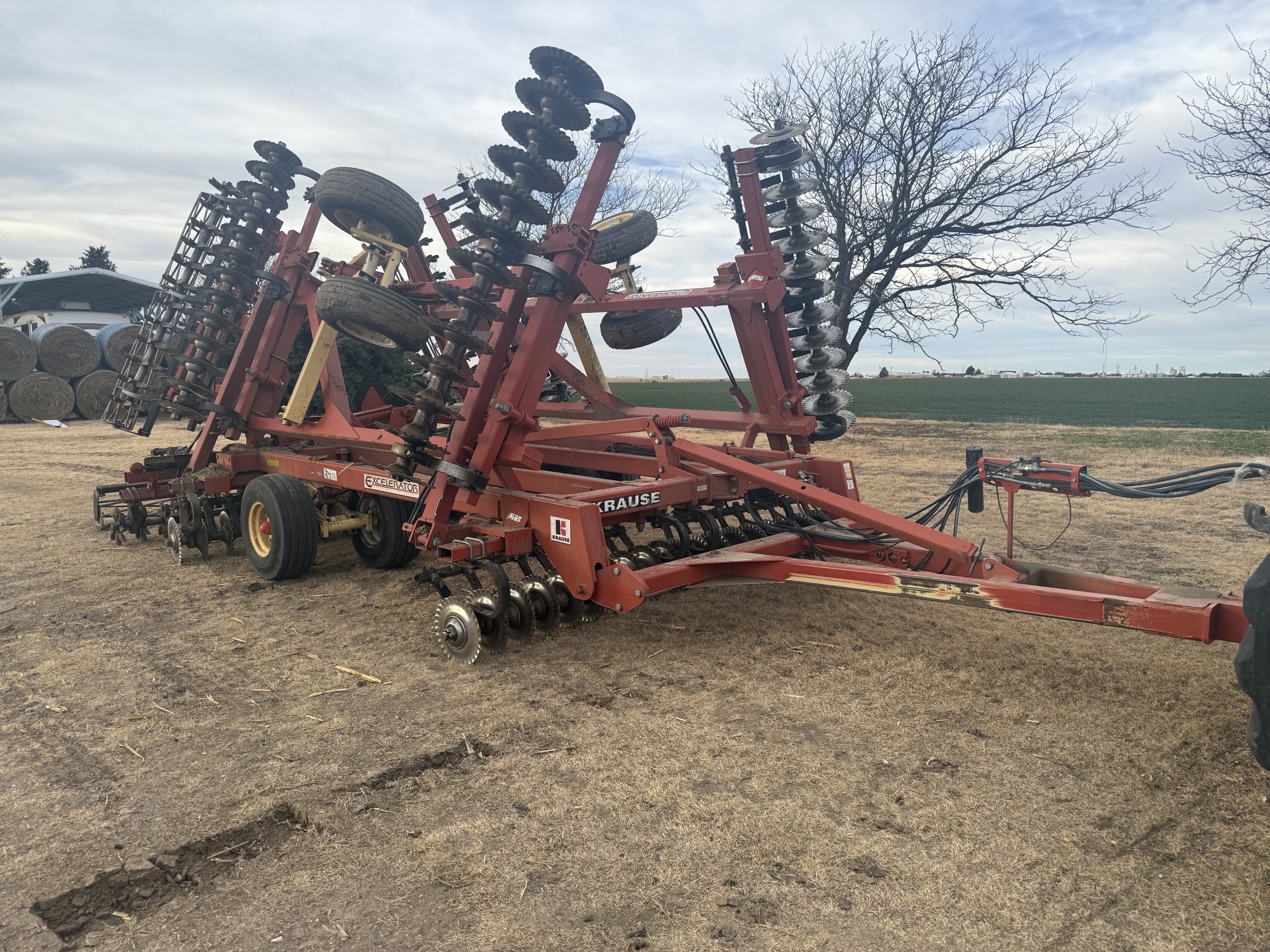 2011 Kuhn EXCELERATOR 8000 Vertical Tillage