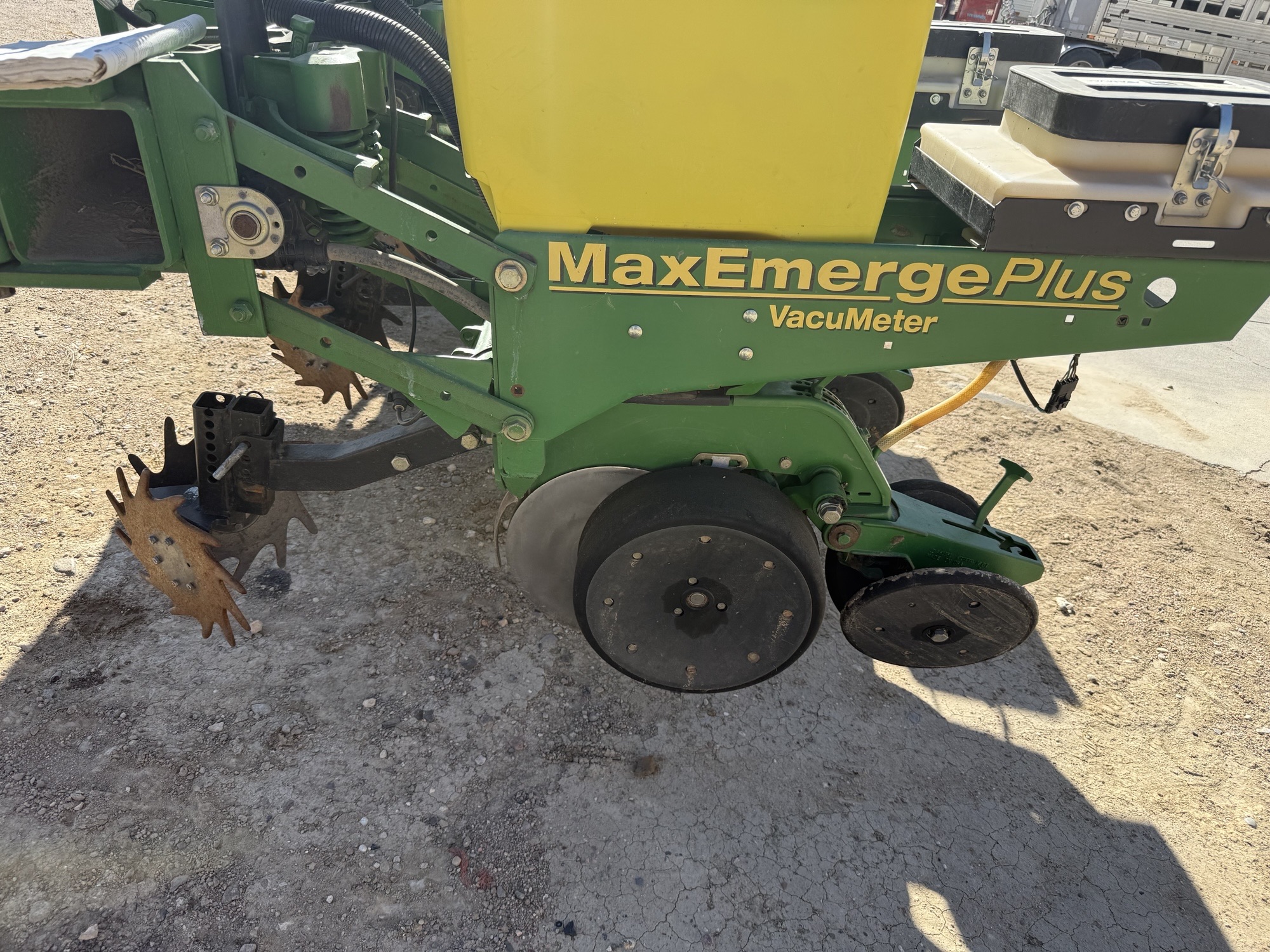 2002 John Deere 1760 Planter