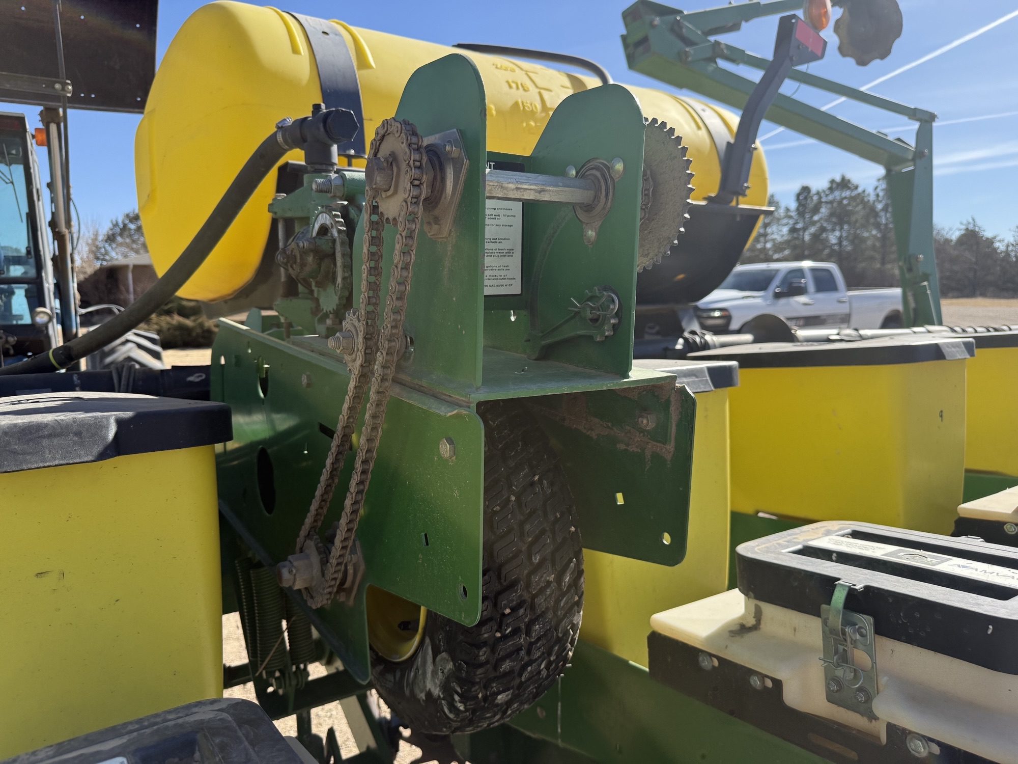 2002 John Deere 1760 Planter