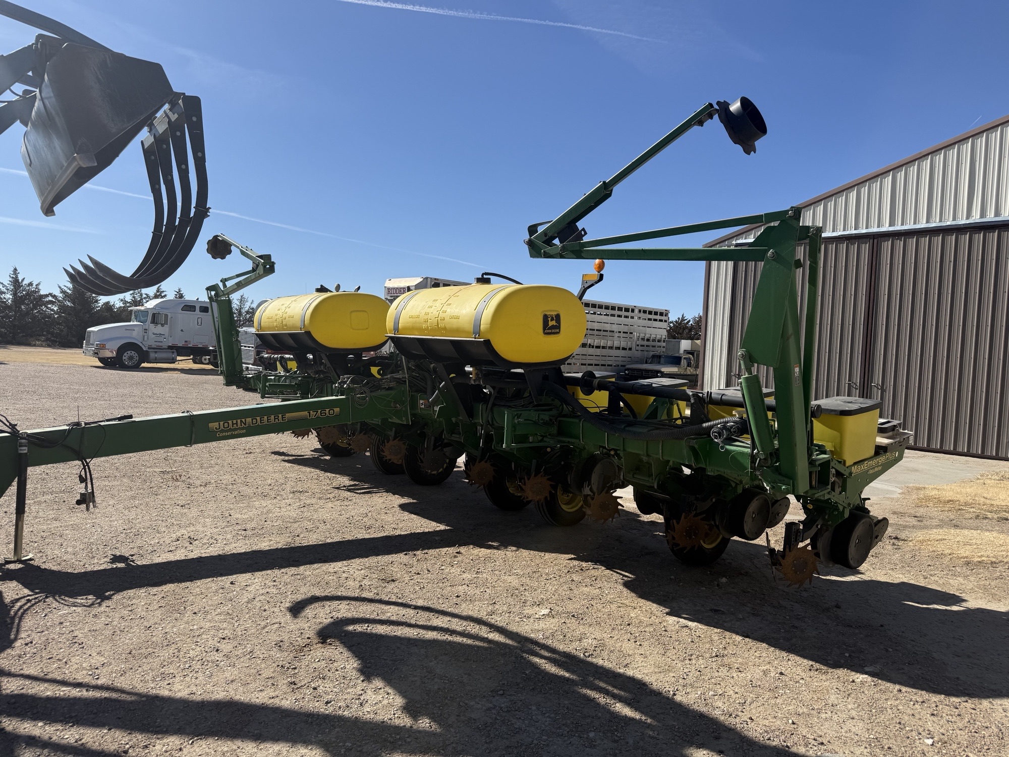 2002 John Deere 1760 Planter