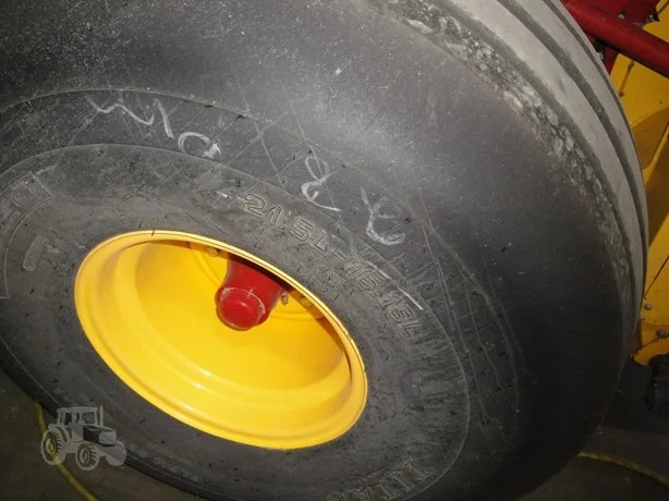 2021 New Holland Rollbelt 560 Baler/Round