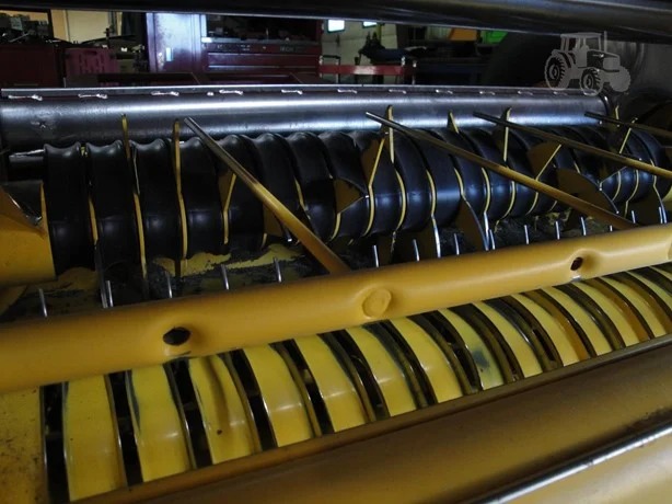 2021 New Holland Rollbelt 560 Baler/Round